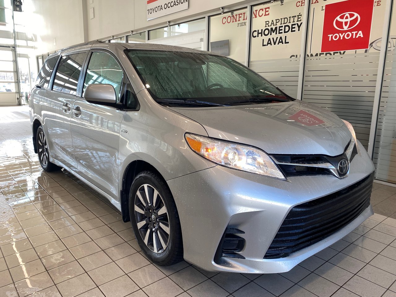 2019 Toyota Sienna LE AWD 7 places Bluetooth Camera Sieges Chauffants
