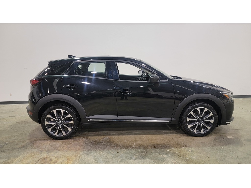 Mazda CX-3 2019 Air conditioner, Navigation system, Electric mirrors, Power Seats, Electric windows, Speed regulator, Heated seats, Leather interior, Electric lock, Sunroof, Bluetooth, , rear-view camera, Adjustable power seat, Heated steering wheel, Steering wheel radio controls