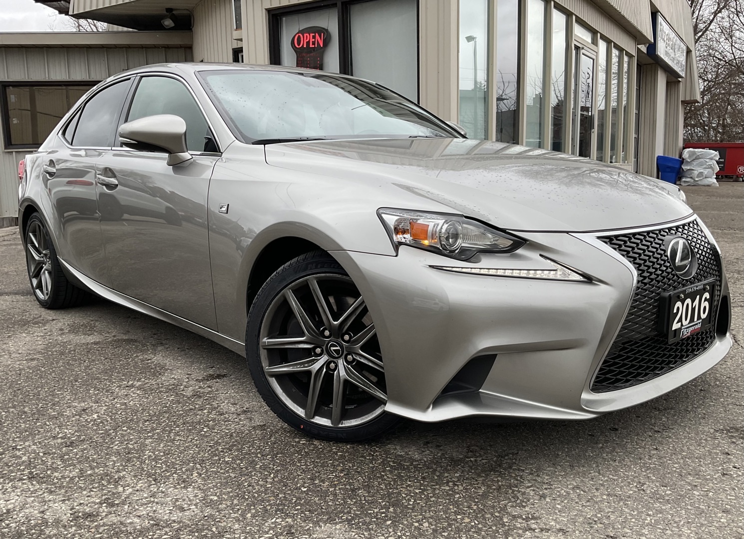 2016 Lexus IS 300 AWD - F SPORT 2! LEATHER! NAV! BACK-UP CAM! BS