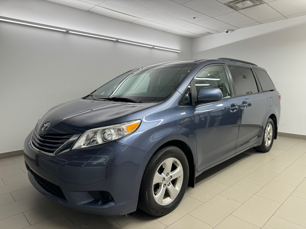 2017 Toyota Sienna LE LE - CRUISE CONTROL - MAGS - POWER WINDOWS - ON