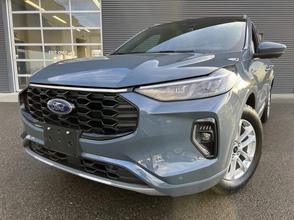 2023 Ford Escape ST LINE ELITE, AWD, panoramic vista roof,