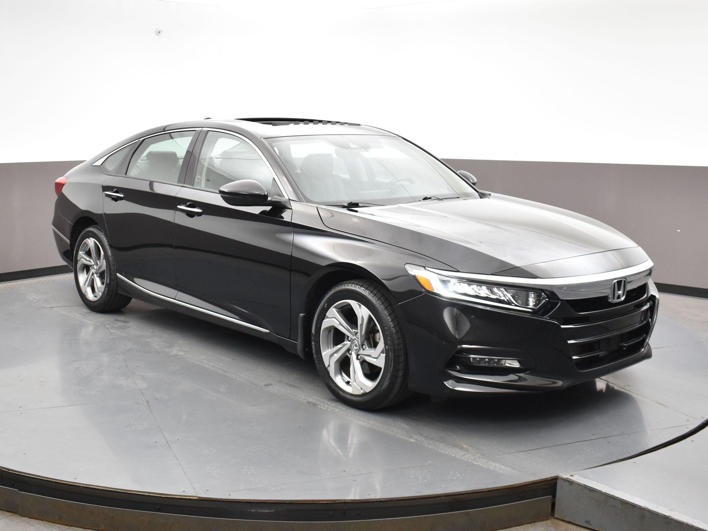 2019 Honda Accord EX-L BOOK YOUR TEST DRIVE TODAY! 902-464-9550