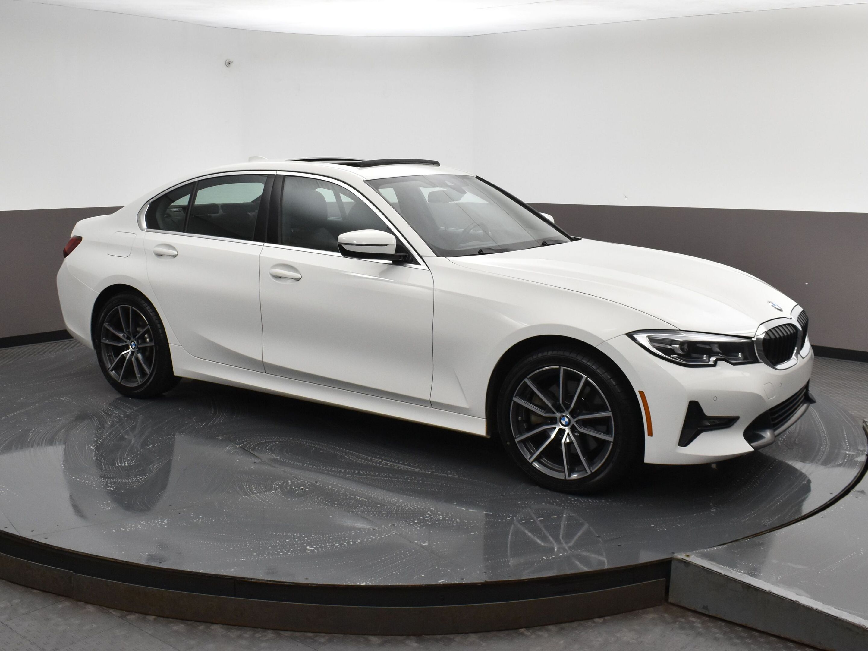 2022 BMW 3 Series 330i x-DRIVE LEASING OPTIONS AVAILABLE