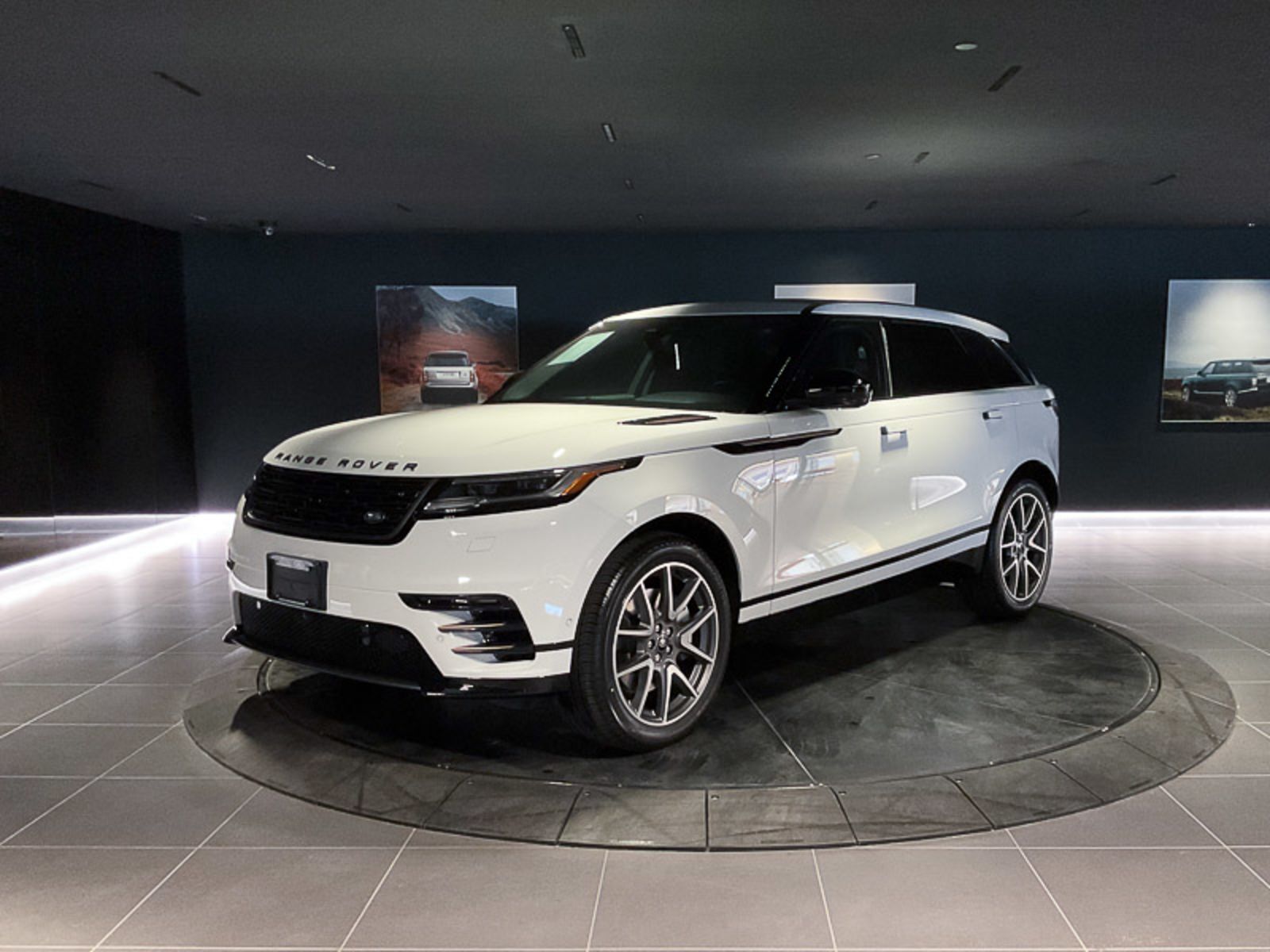 2024 Land Rover Range Rover Velar Dynamic SE | Perforated Grained Leather | 3D Surro