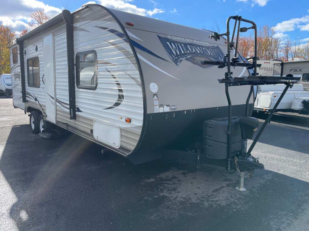 2017 Forest River Wildwood 261BHXL 
