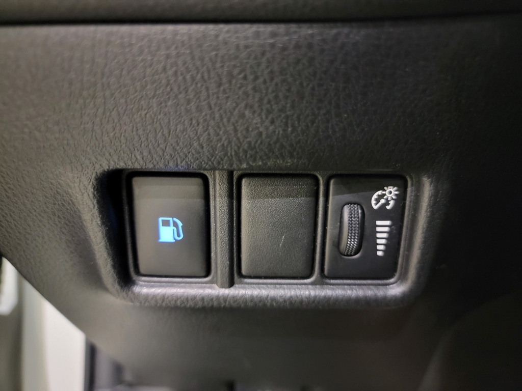 Toyota C-HR 2021 Air conditioner, Electric mirrors, Electric windows, Speed regulator, Electric lock, Bluetooth, , rear-view camera, Steering wheel radio controls