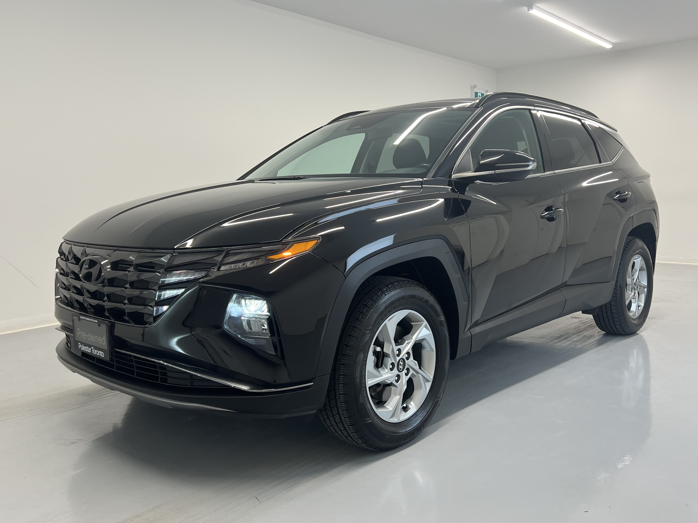2022 Hyundai Tucson Pref l Leather l Pan Roof l AWD l Clean Carfax