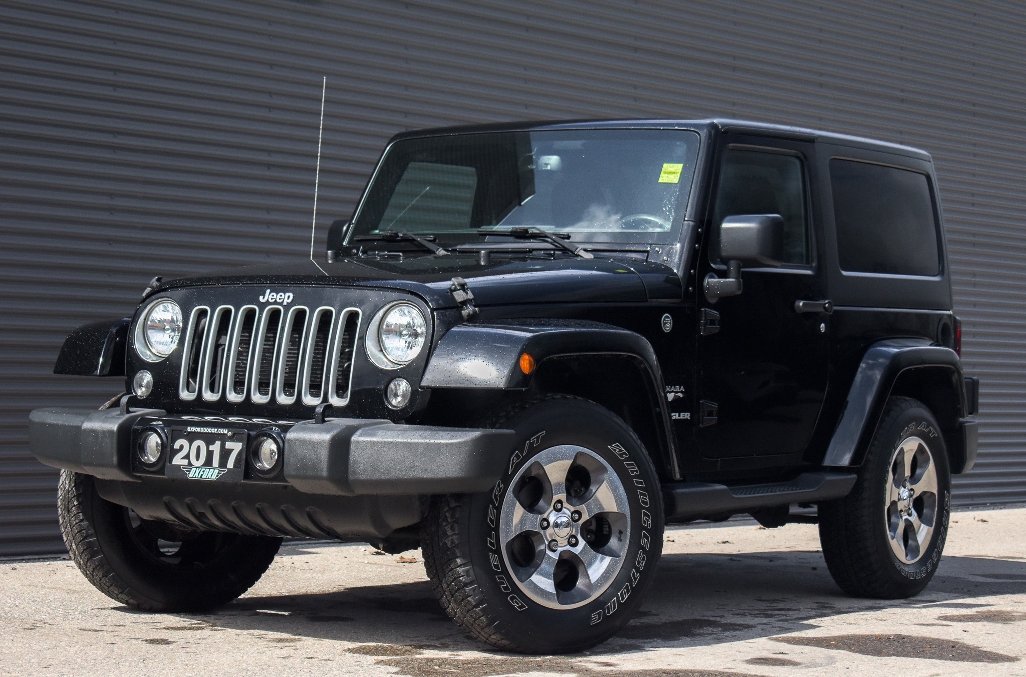 2017 Jeep Wrangler Sahara Clean Carfax, Meticulously Maintained