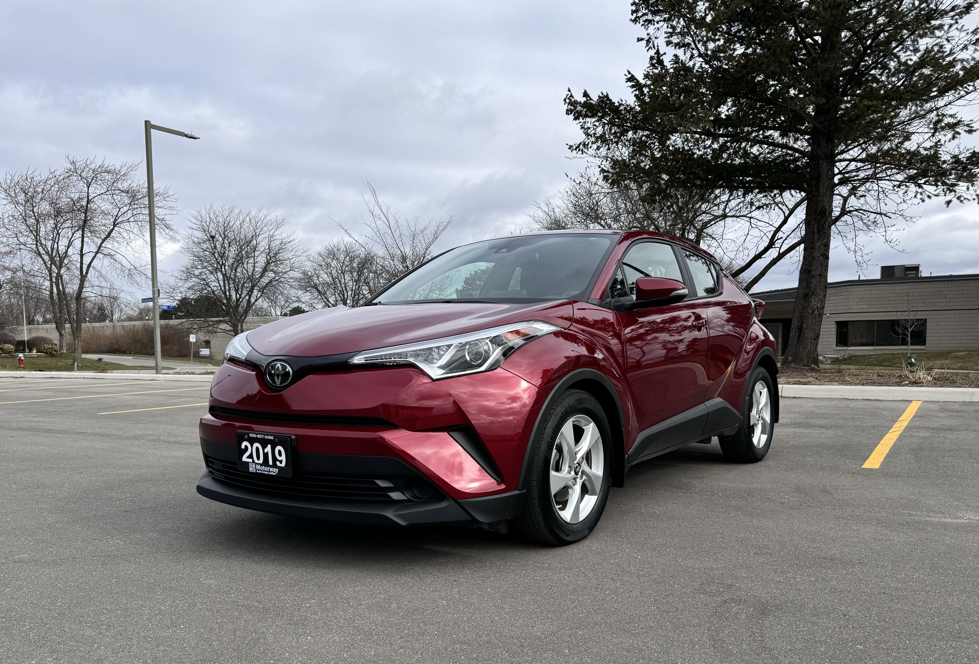 2019 Toyota C-HR FWD Auto/ One owner/ Accident free.