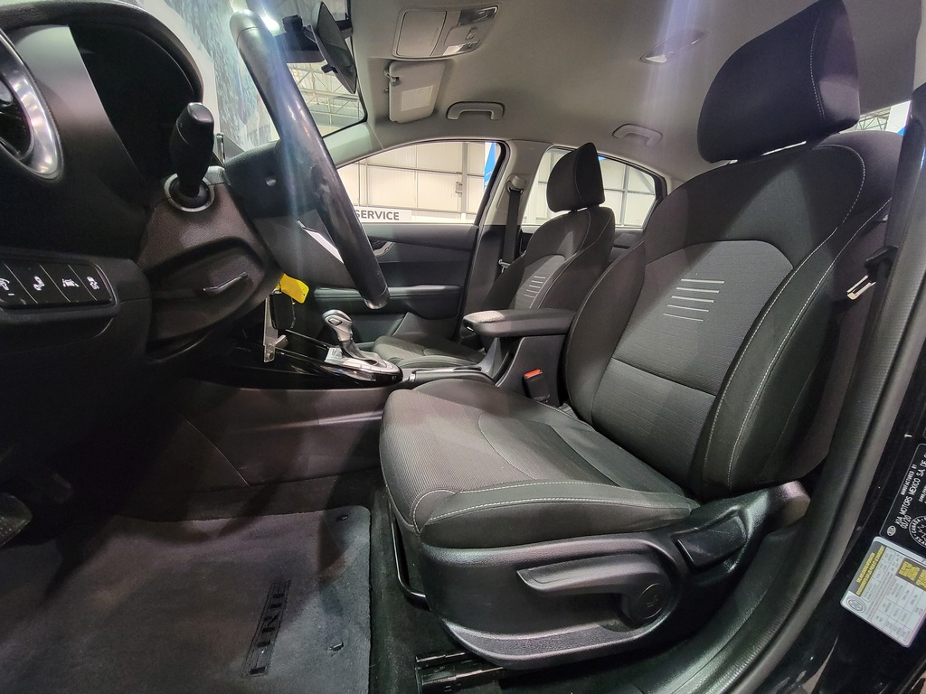Kia Forte 2020 Air conditioner, Electric mirrors, Electric windows, Heated seats, Electric lock, Speed regulator, Bluetooth, , rear-view camera, Heated steering wheel, Steering wheel radio controls