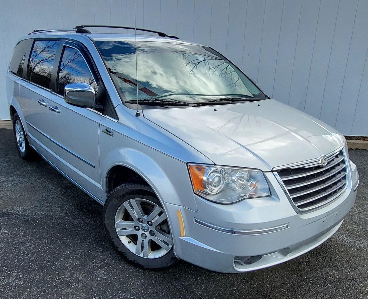 2010 Chrysler Town & Country Limited | 7-Pass | Keyless | Cruise | PwrWindows C
