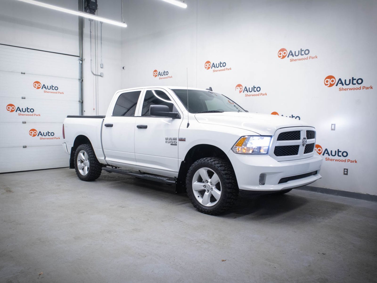 2022 Ram 1500 Classic Express 4WD Heated Seats SXM Bluetooth Backup Came