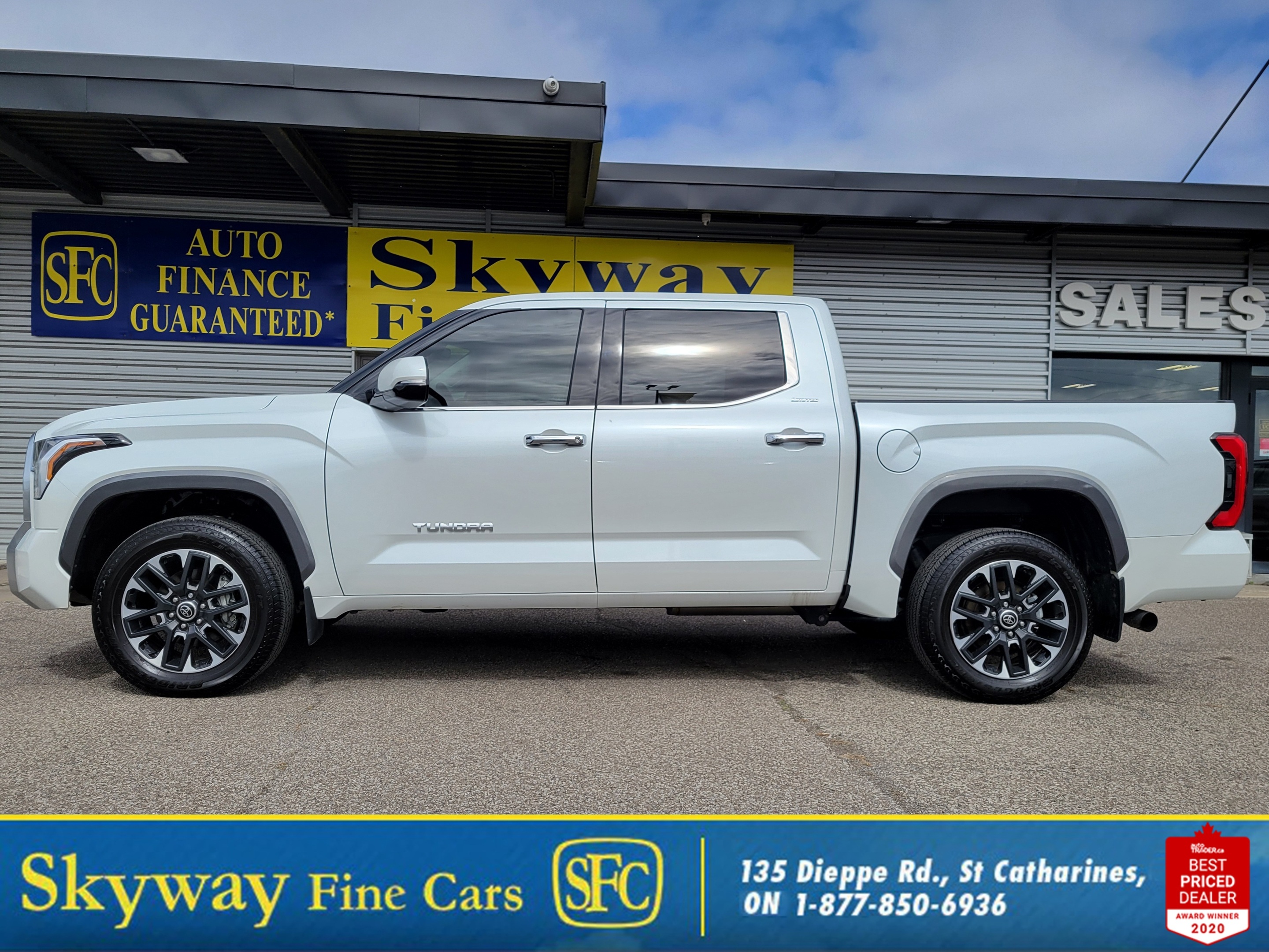 2023 Toyota Tundra LTD CREWMAX | PANO ROOF | LANE ASSIST | BLIND SPOT