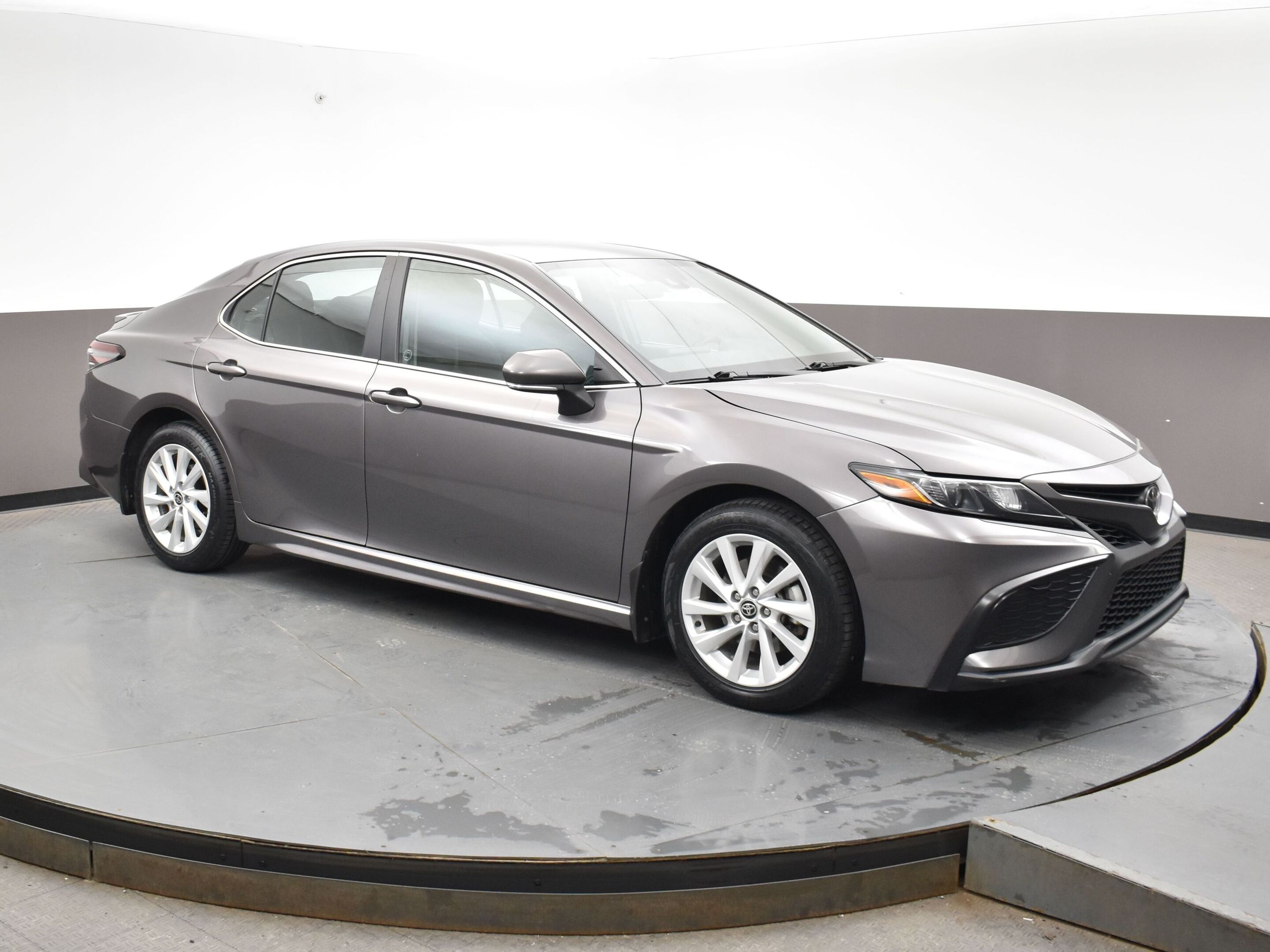 2022 Toyota Camry SE SE with HEATED SEATS, SMARTPHONE CONNECTIVITY, 