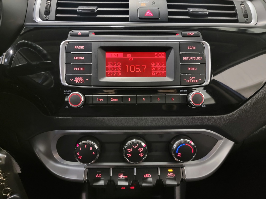 Kia Rio 2016 Air conditioner, CD player, Electric mirrors, Electric windows, Electric lock, Speed regulator, Bluetooth, , Steering wheel radio controls