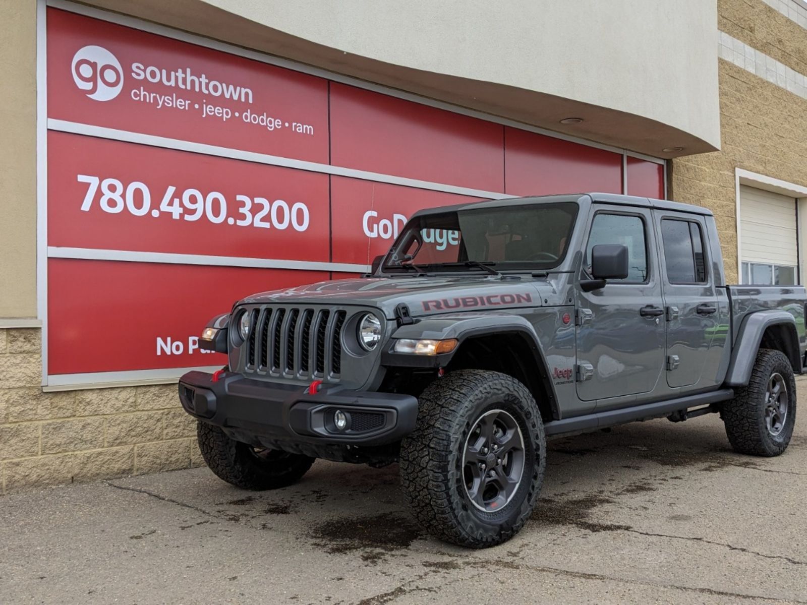 2022 Jeep Gladiator RUBICON IN STING GREY EQUIPPED WITH A 3.6L PENTAST