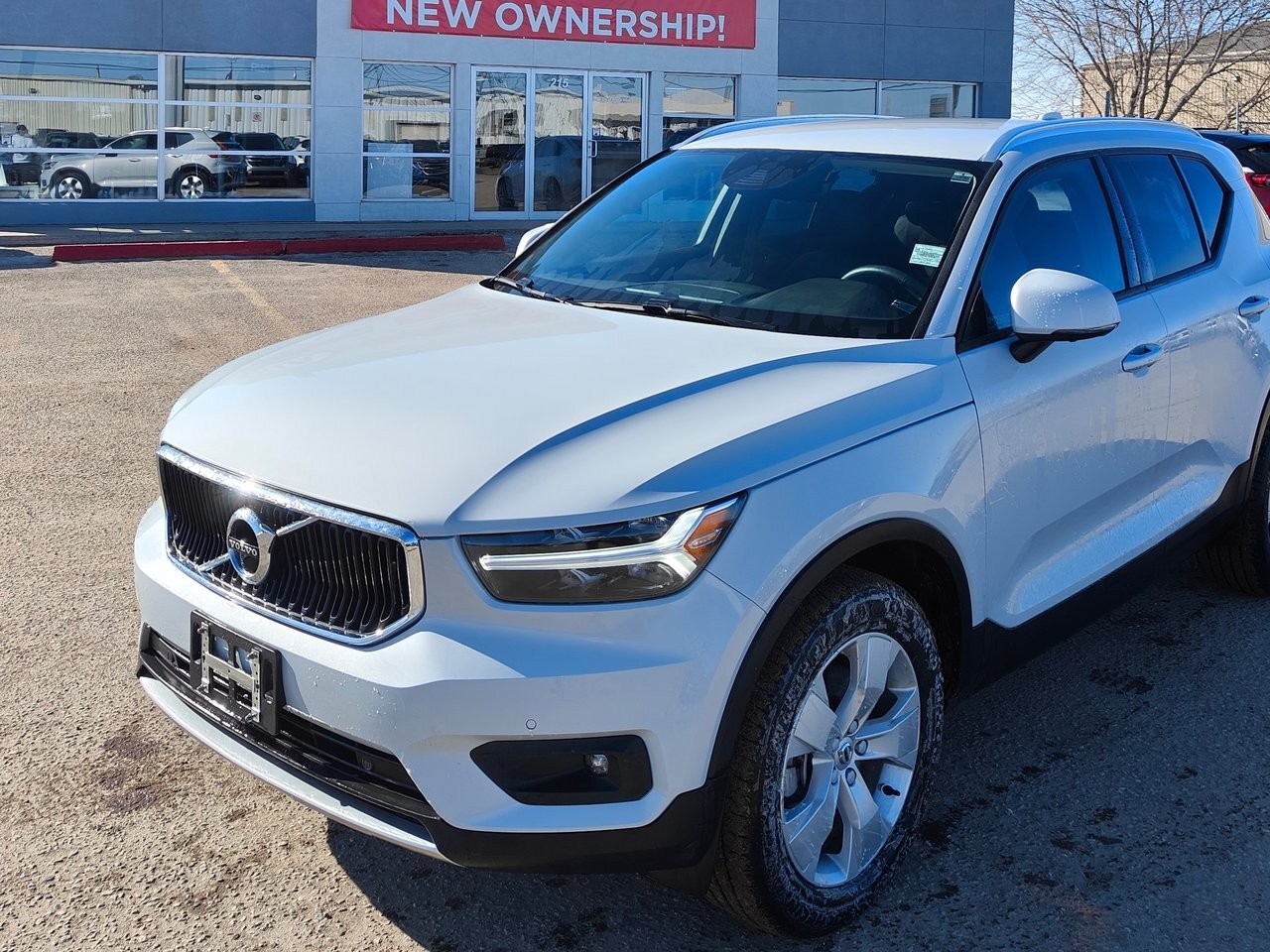 2022 Volvo XC40 Momentum/LEATHER/TURBO/ROOF LOW LOW KMS