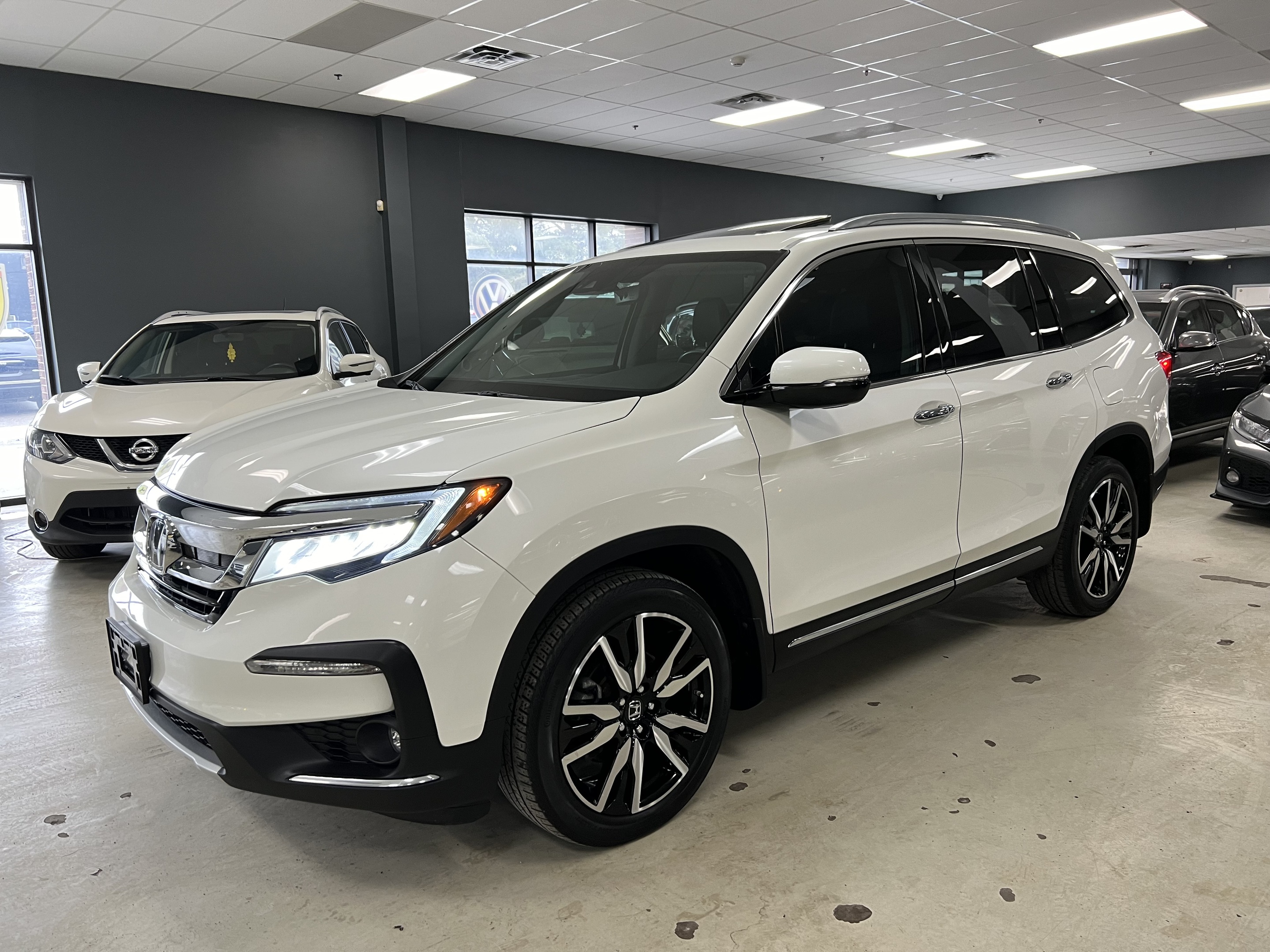 2019 Honda Pilot Touring 8-Passenger AWD**ONE OWNER NO ACCIDENTS**