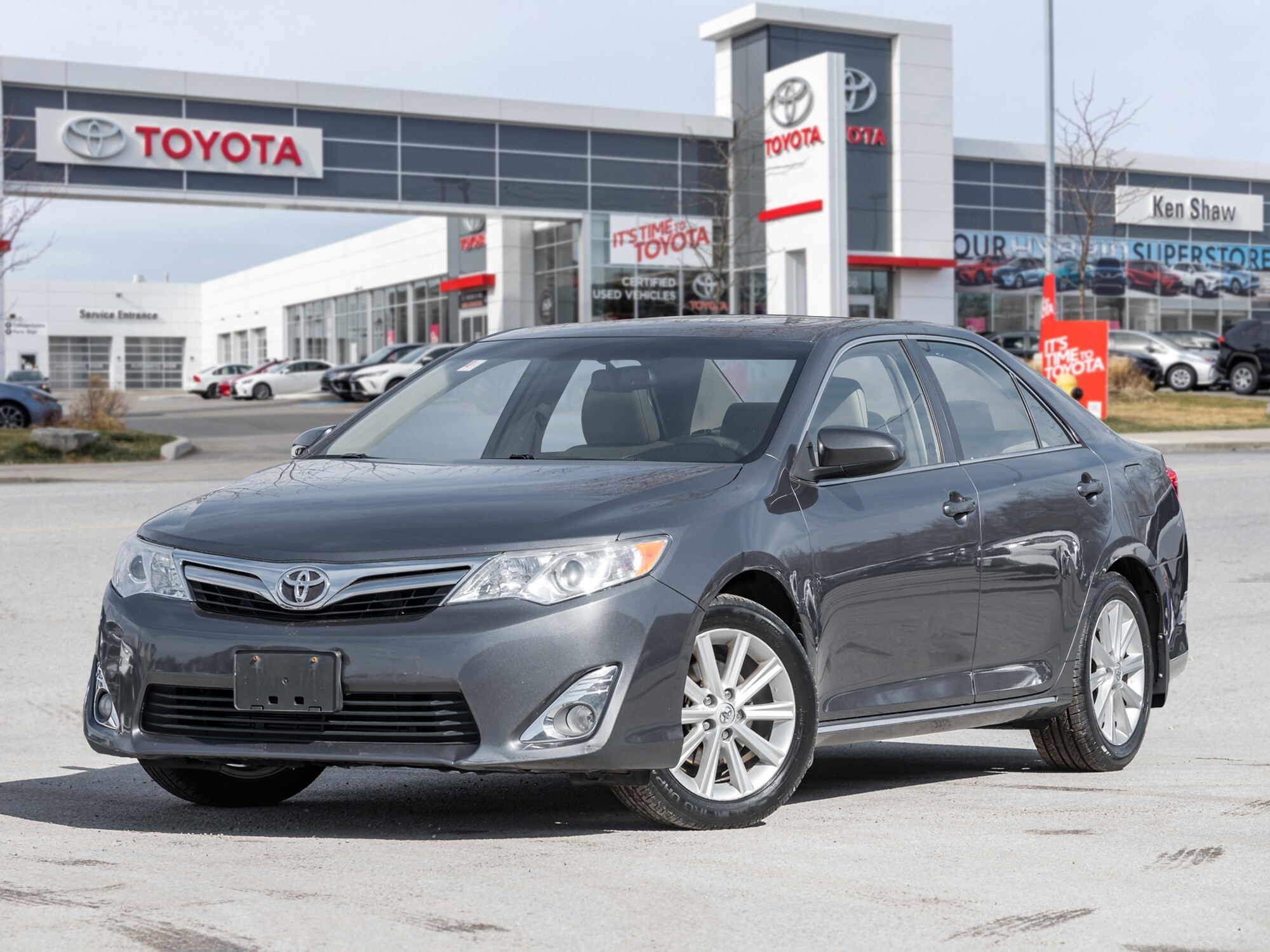 2014 Toyota Camry XLE! Navigation / Leather / Sunroof / JBL SOUND 