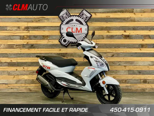 2023 Adly Moto GTA SCOOTER 49 cc / 2 TEMPS / 350 KM SEULEMENT 