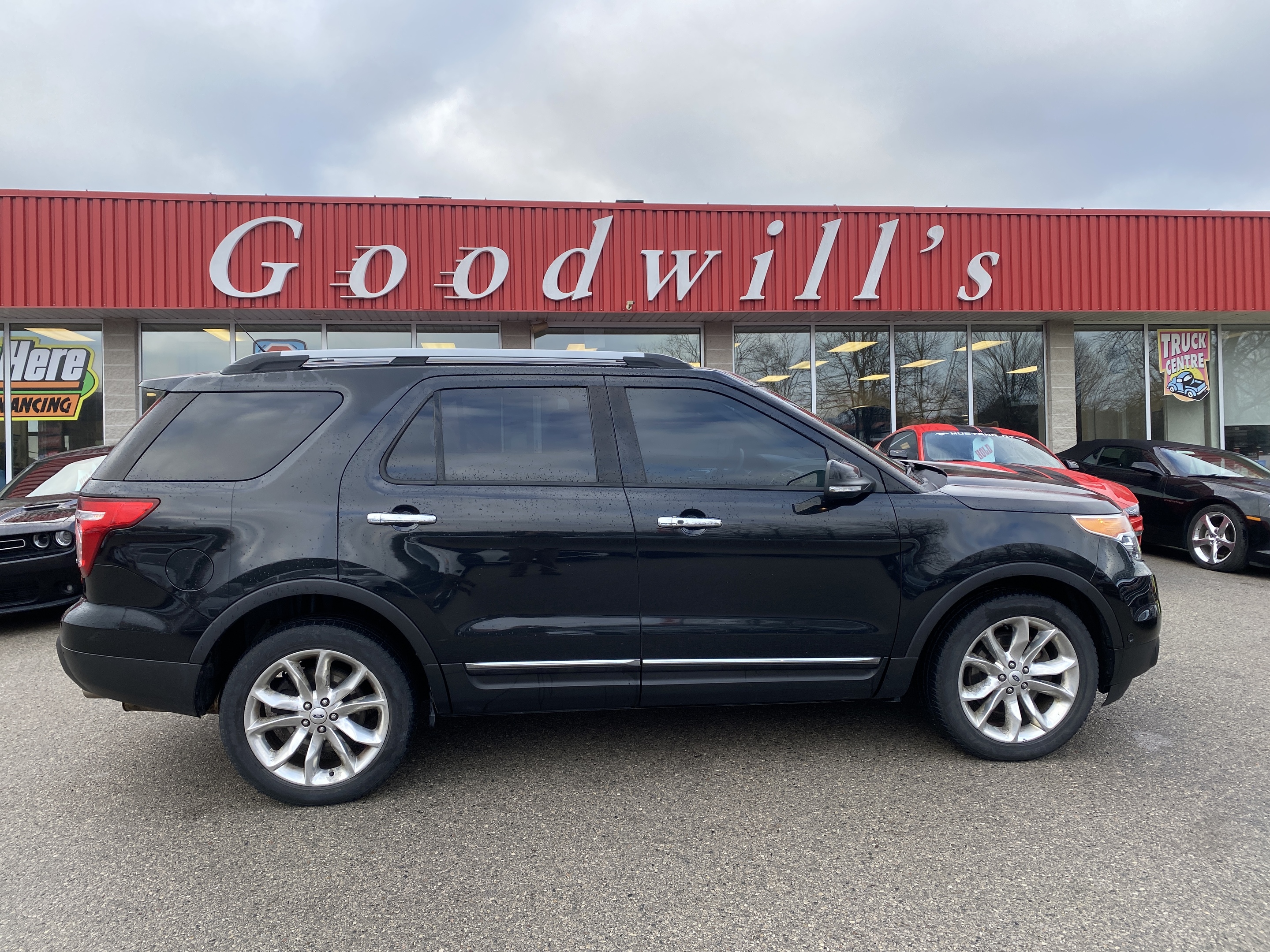 2015 Ford Explorer LIMITED, 7 PASS, AWD, HEATED/COOLED LEATHER SEATS!