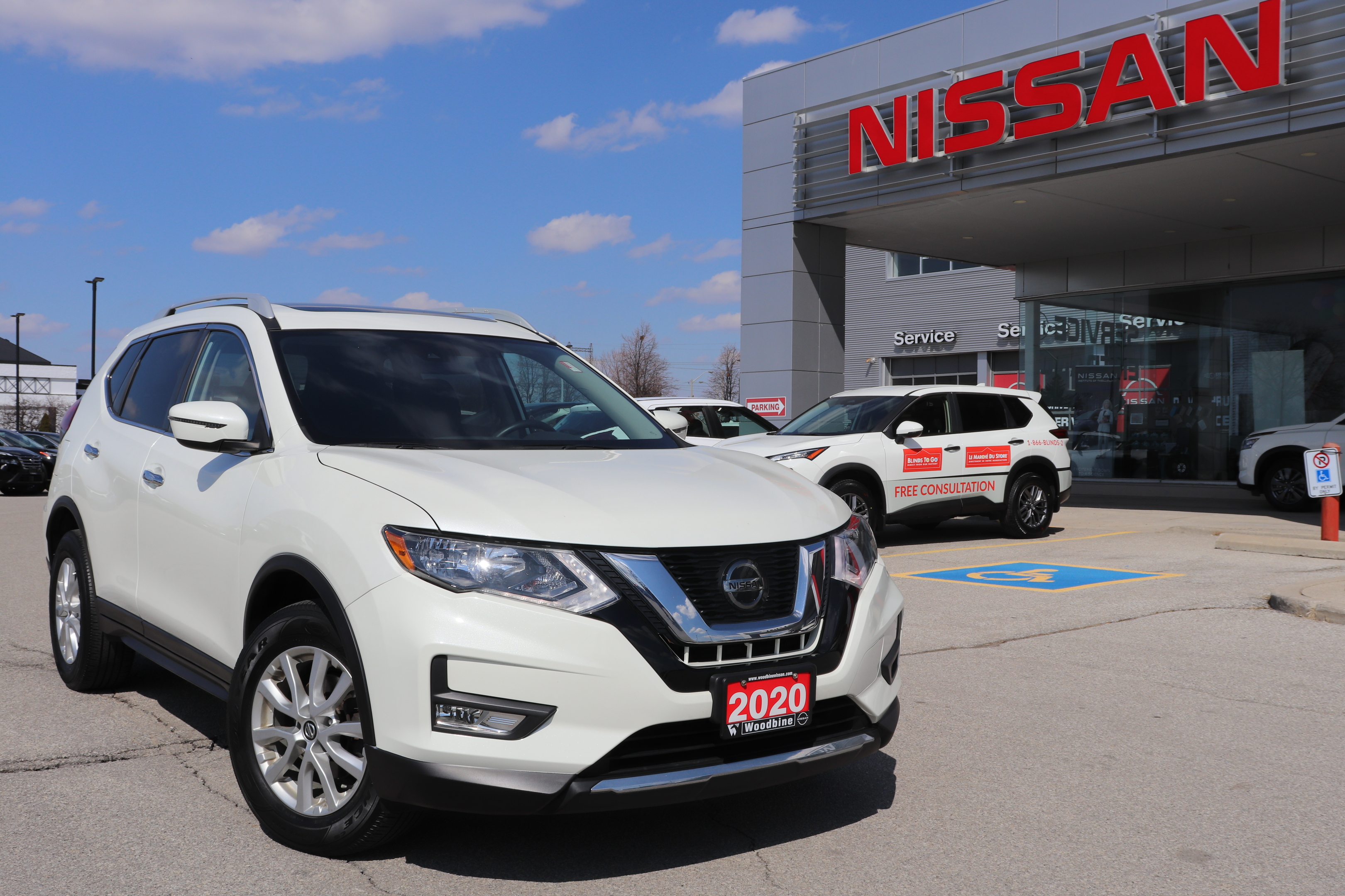 2020 Nissan Rogue SV AWD MOONROOF|1 OWNER OFF LEASE|DEALER SERVICED