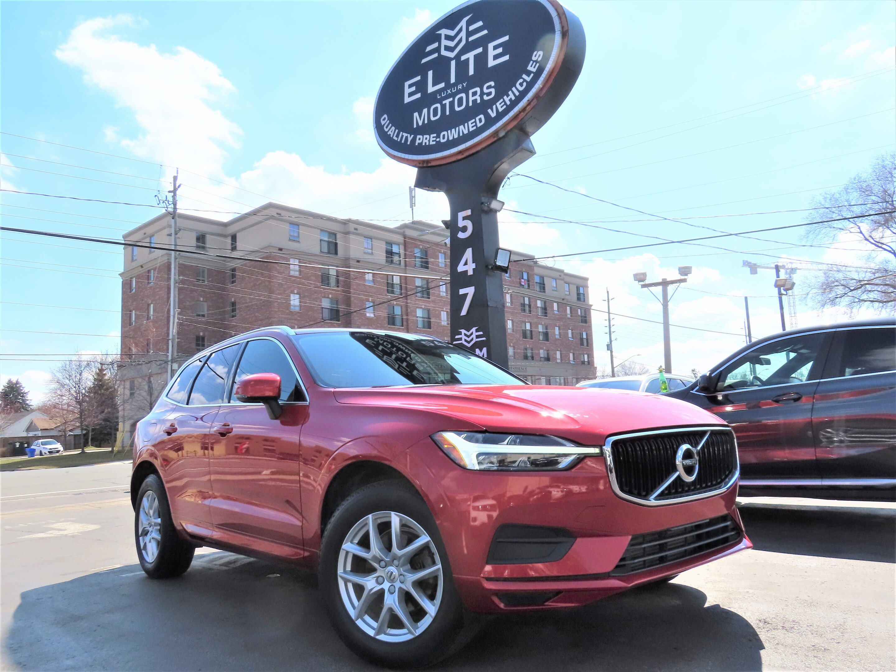 2019 Volvo XC60 T5 AWD MOMENTUM - LEATHER - BACK-UP-CAM - 25KMS !!