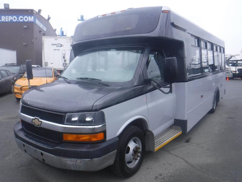 2016 Chevrolet Express G4500 21 Passenger Bus with Wheelchair Accessibili