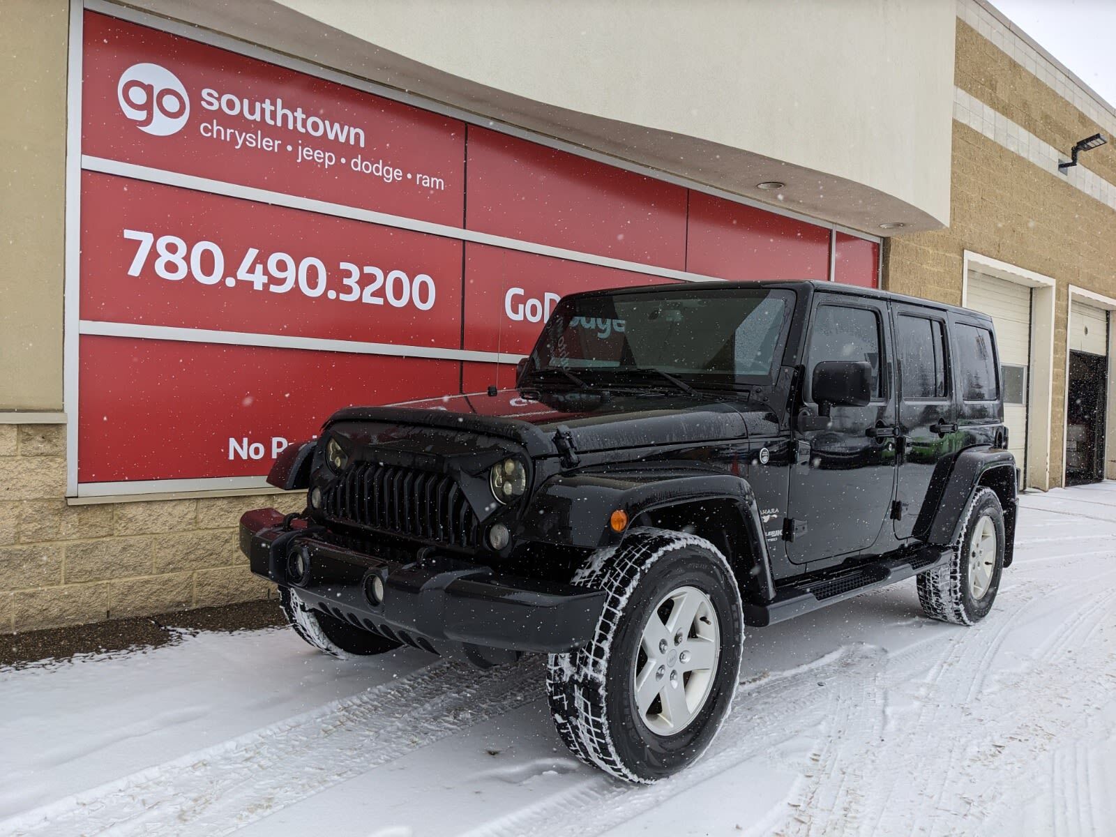 2018 Jeep Wrangler JK Unlimited UNLIMITED SAHARA IN BLACK EQUIPPED WITH A 3.6L V6 