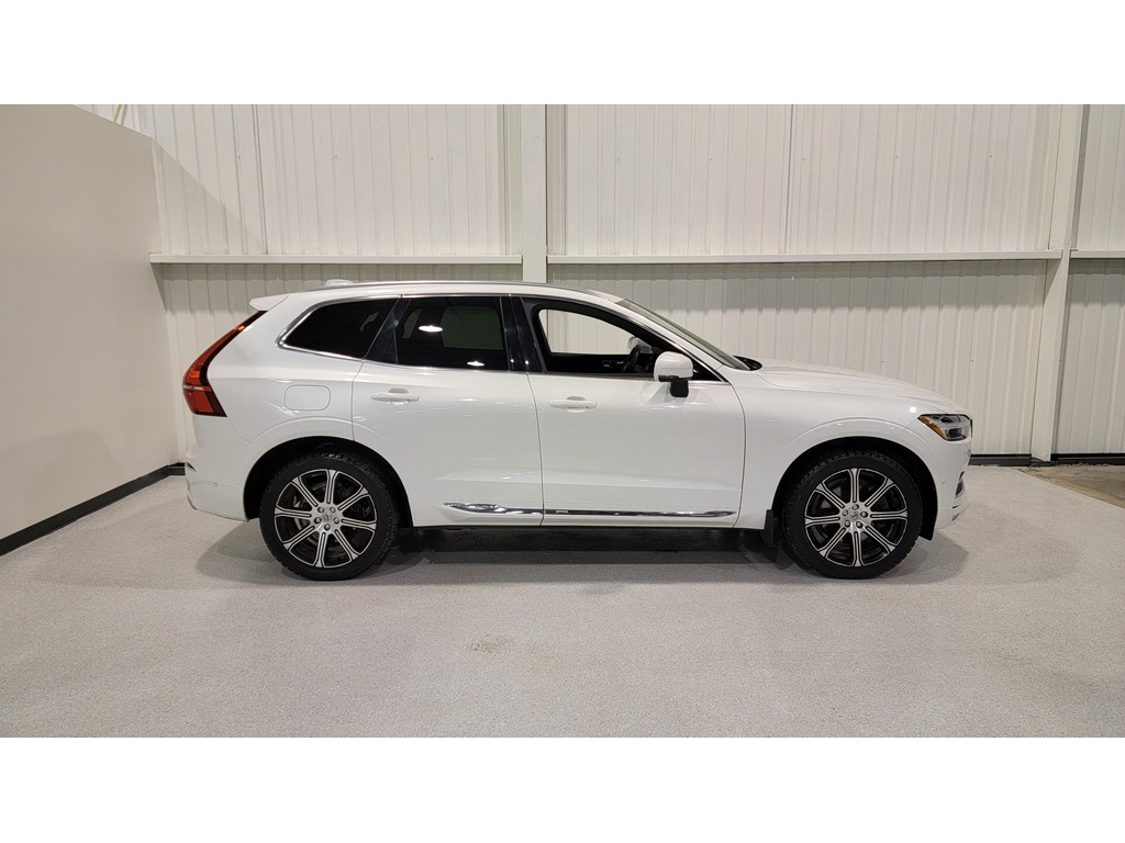 Volvo XC60 2020 Air conditioner, Navigation system, Electric mirrors, Power Seats, Electric windows, Speed regulator, Heated seats, Leather interior, Electric lock, Bluetooth, Mechanically opening tailgate, Panoramic sunroof, Ventilated seats, , rear-view camera, Adjustable power seat, Heated steering wheel, Steering wheel radio controls
