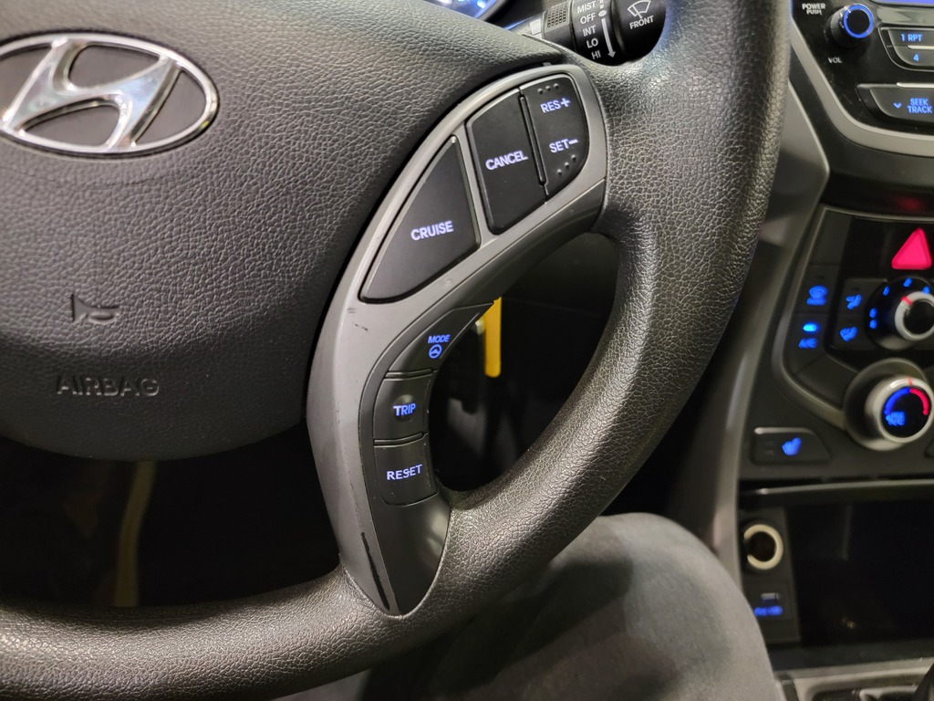 Hyundai Elantra 2016 Air conditioner, CD player, Electric mirrors, Electric windows, Heated seats, Electric lock, Speed regulator, Bluetooth, , Steering wheel radio controls