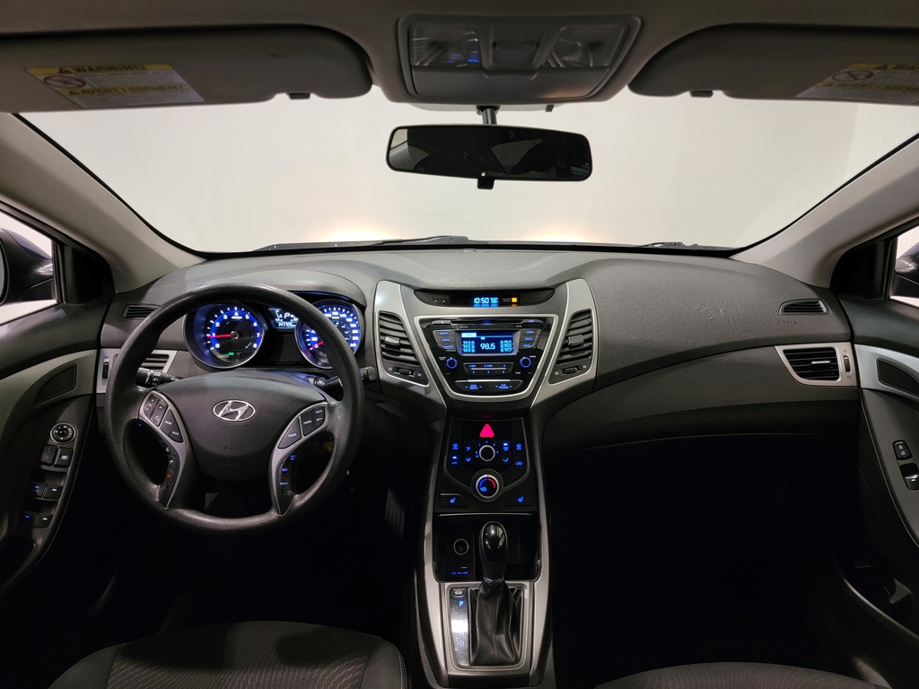 Hyundai Elantra 2016 Climatisation, Lecteur DC, Mirroirs électriques, Vitres électriques, Sièges chauffants, Verrouillage électrique, Régulateur de vitesse, Bluetooth, Prise auxiliaire 12 volts, Commandes de la radio au volant