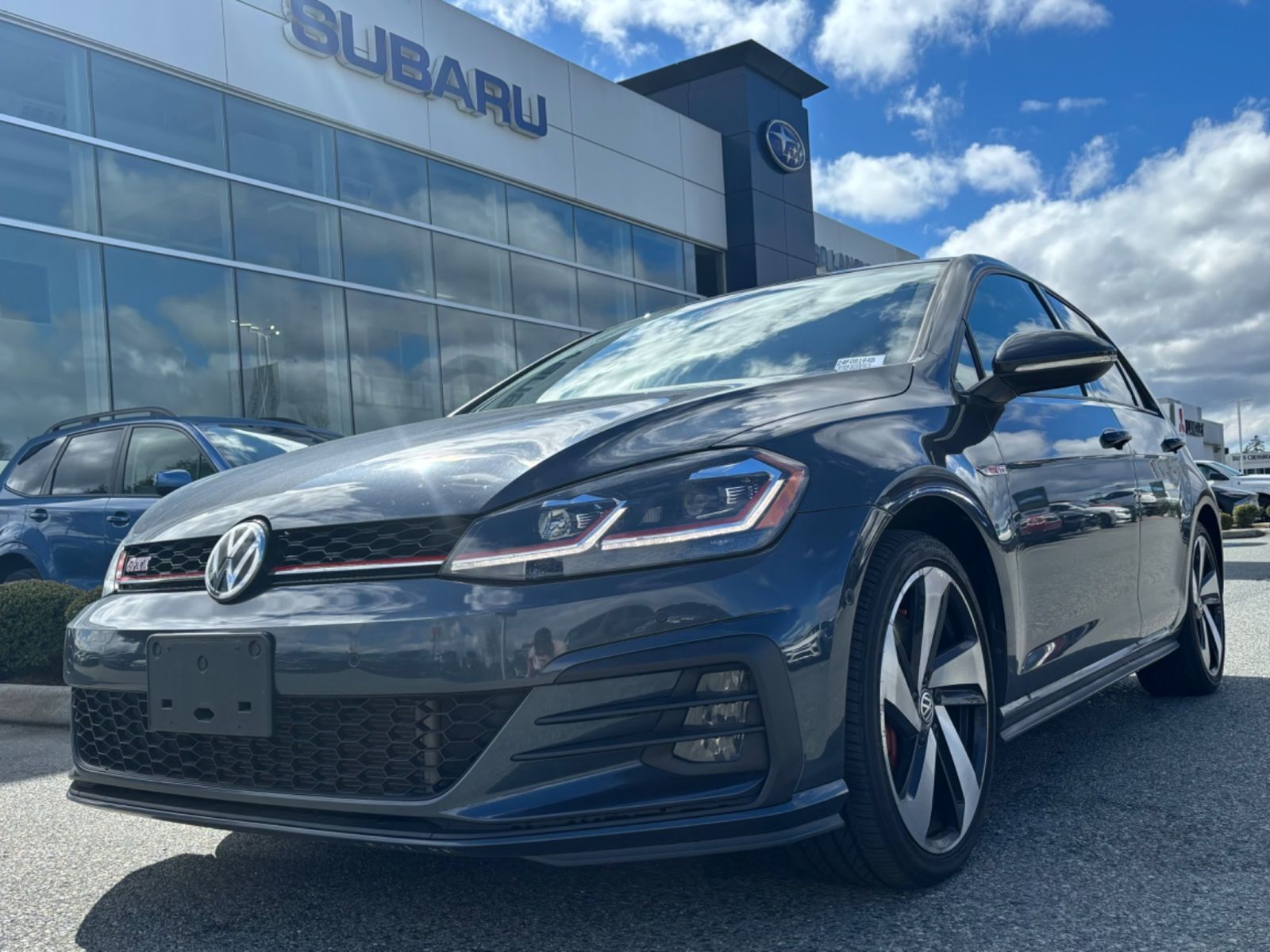 2019 Volkswagen Golf GTI CLEAN CARFAX | LEATHER SEATS | SUNROOF | BACK UP C