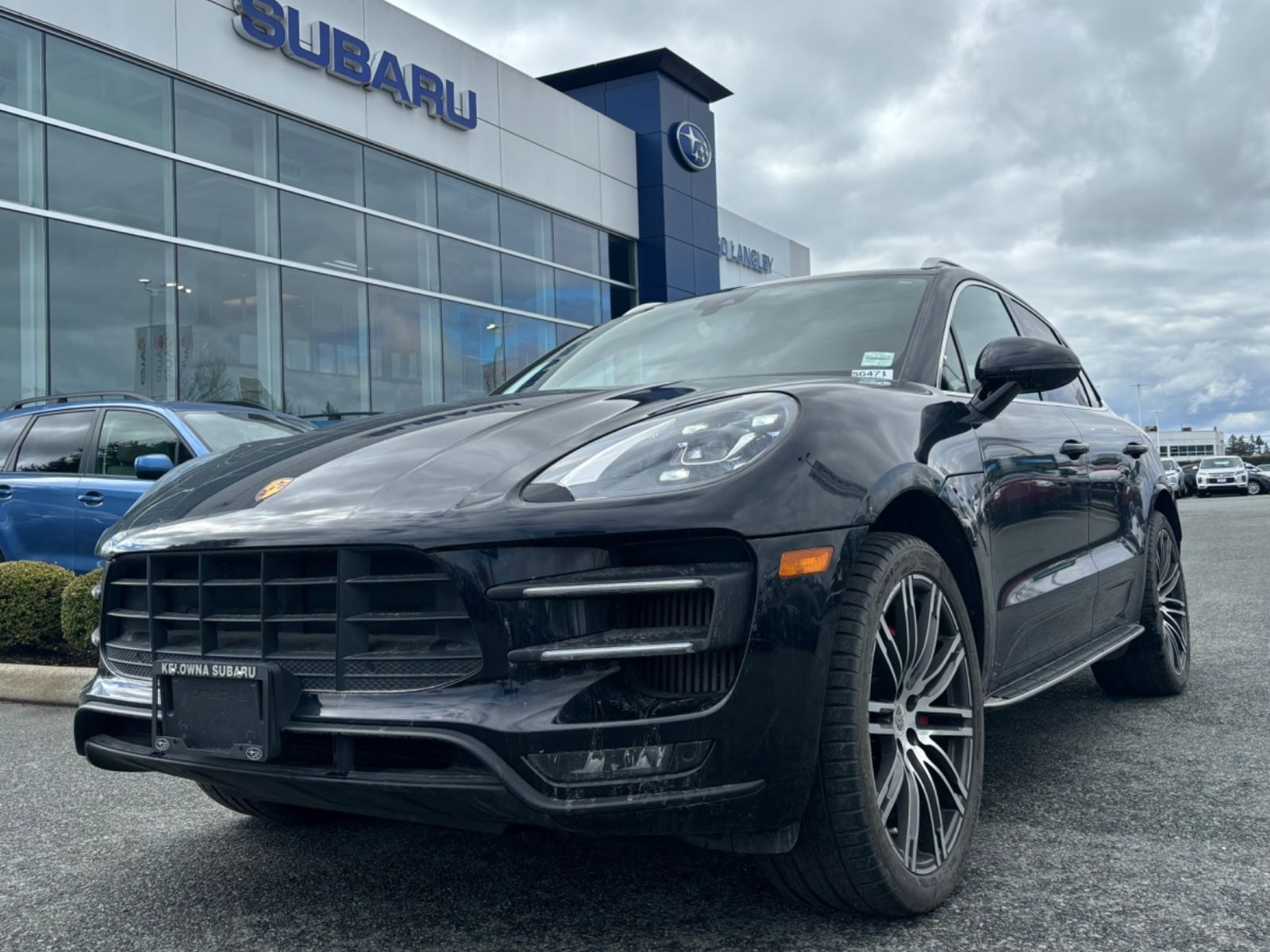 2018 Porsche Macan TURBO | AWD | LEATHER SEATS | BLUETOOTH | LOW KMS 