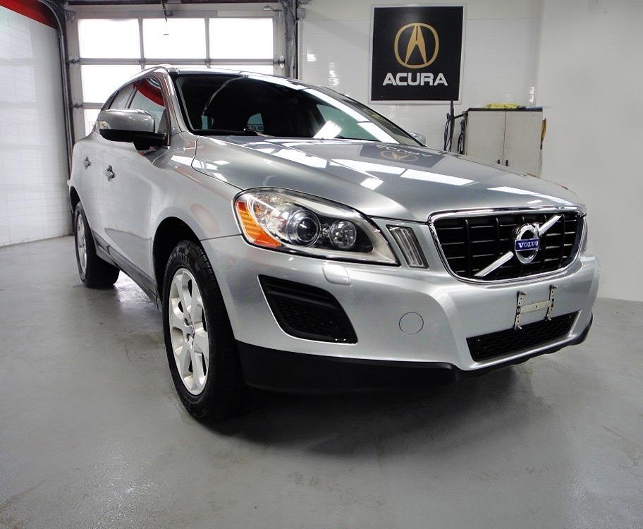 2013 Volvo XC60 DEALER MAINTAIN,NO ACCIDENT ,PANO ROOF,LEVEL III