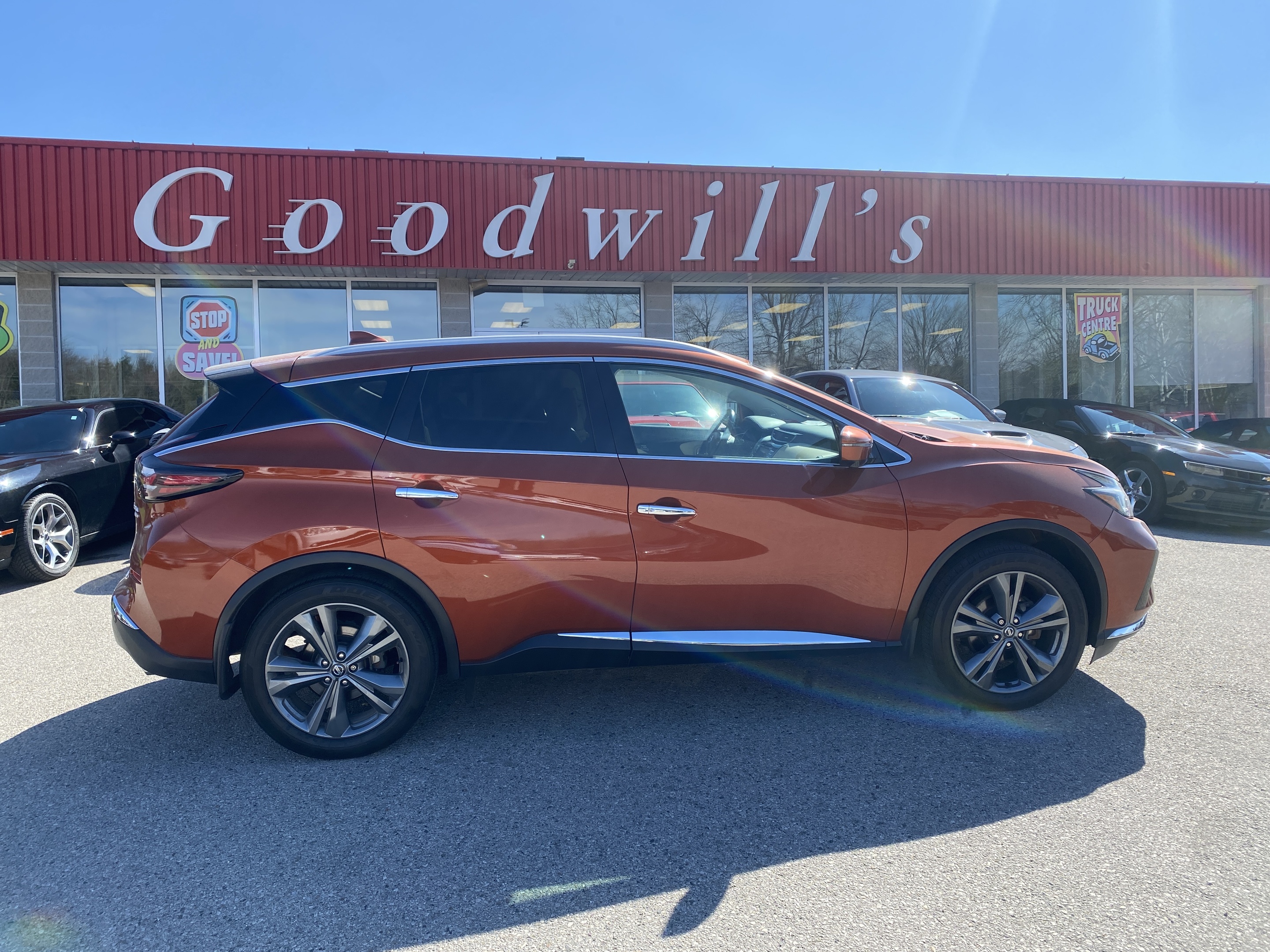 2019 Nissan Murano PLATINUM, CLEAN CARFAX, HEATED/ COOLED LEATHER!