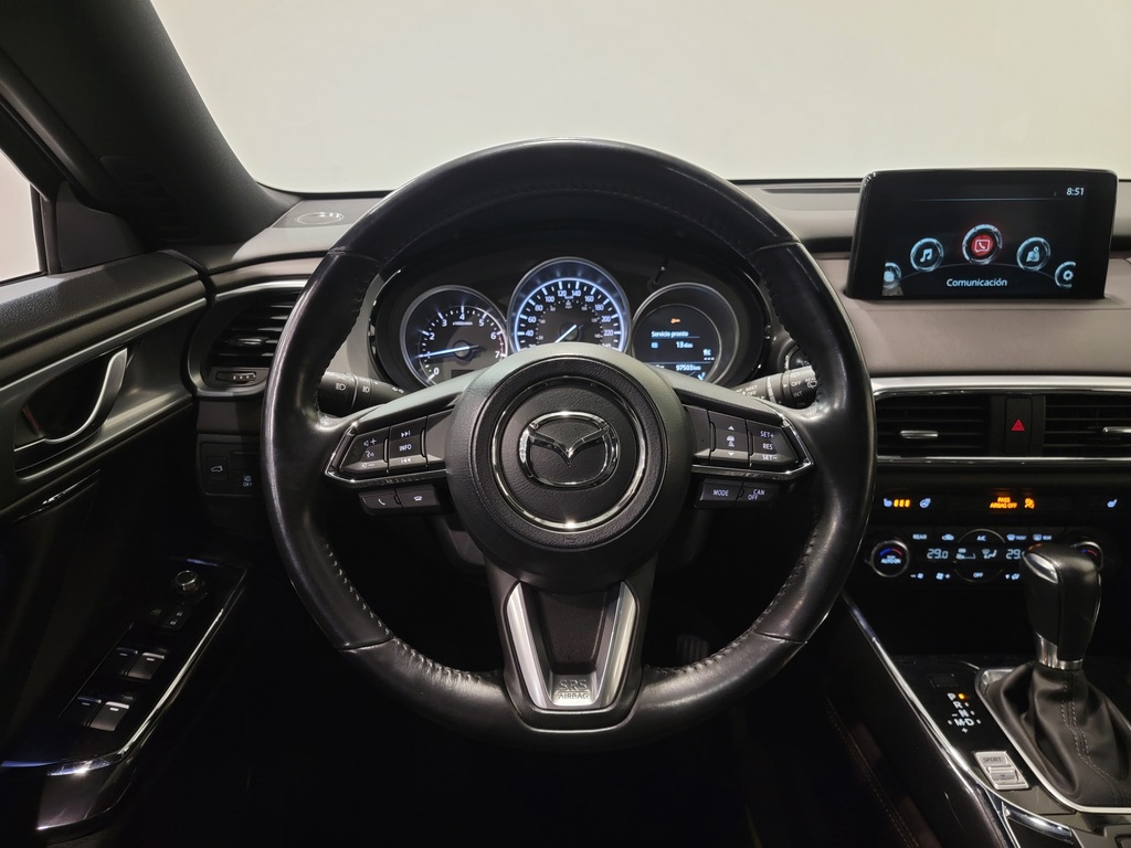 Mazda CX-9 2018 Climatisation, Système de navigation, Mirroirs électriques, Sièges électriques, Vitres électriques, Toit ouvrant assisté, Régulateur de vitesse, Sièges chauffants, Intérieur cuir, Verrouillage électrique, Bluetooth, Hayon à ouverture mécanique, Prise auxiliaire 12 volts, caméra-rétroviseur, Siège à réglage électrique, Volant chauffant, Commandes de la radio au volant