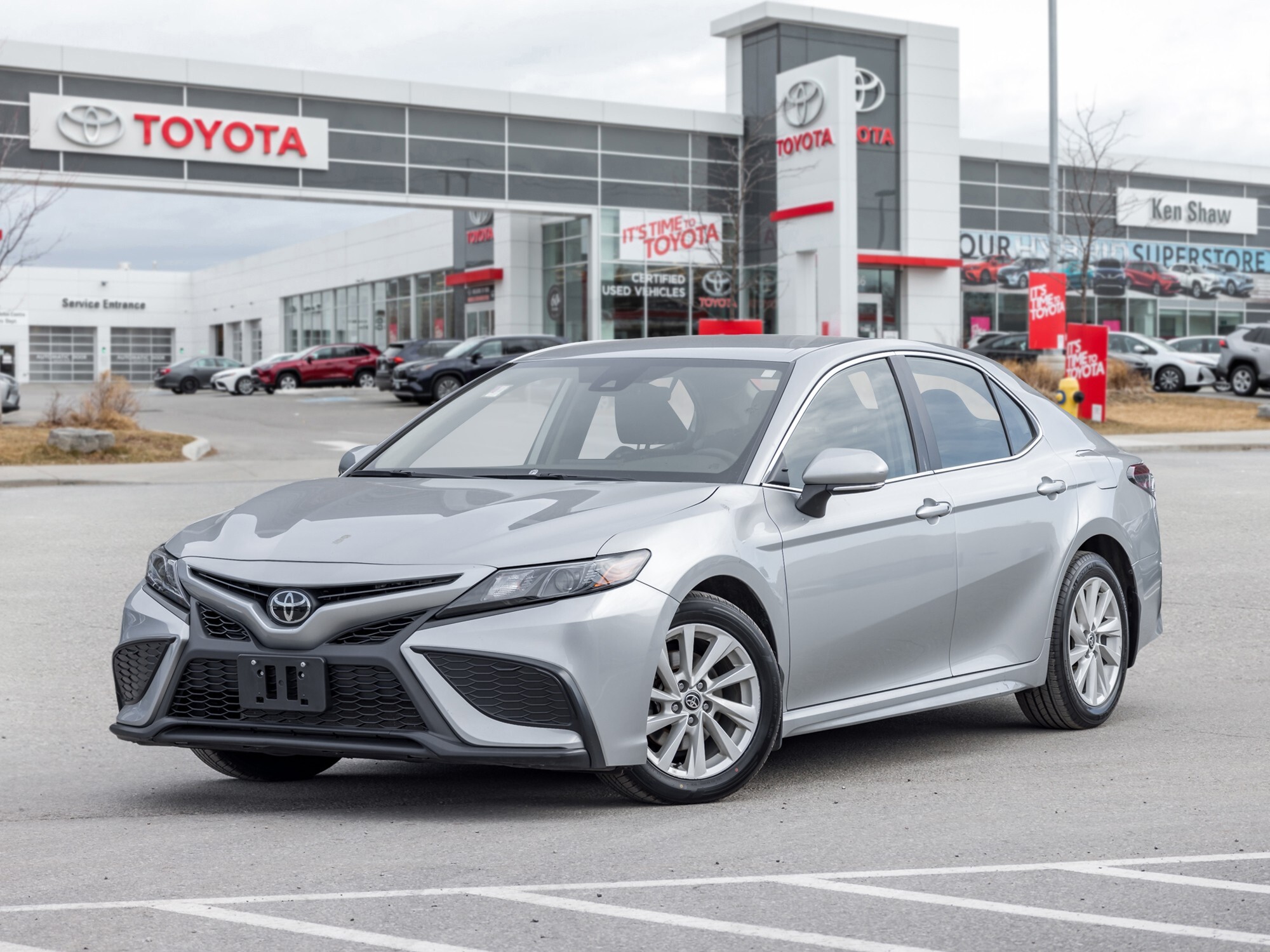 2022 Toyota Camry SE AWD! Half Leather Seats / Power Driver Seat