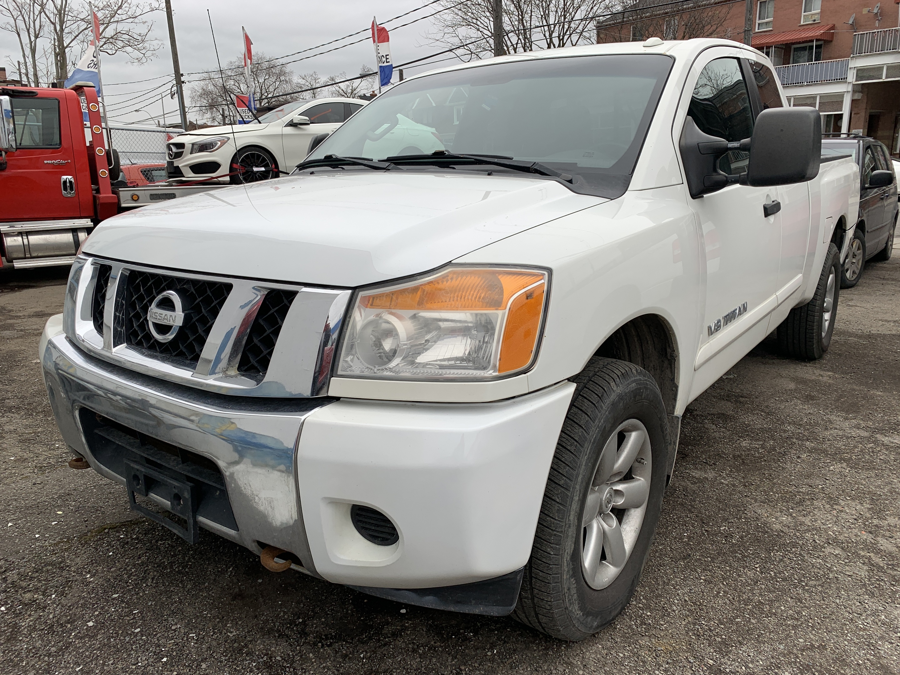 2014 Nissan Titan 4WD King Cab SWB SV !!!! 4X4 LOADED WITH OPTIONS