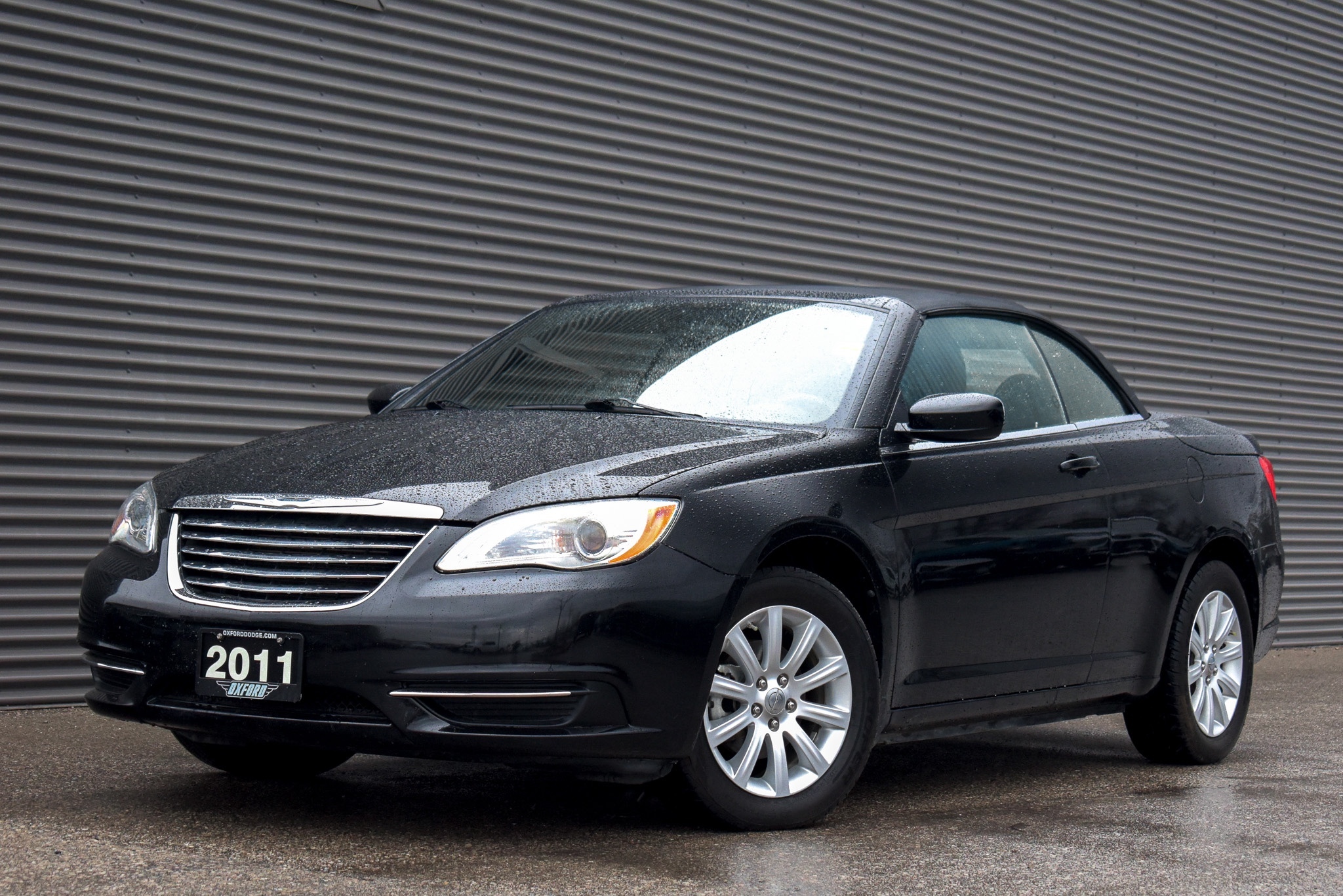 2011 Chrysler 200 LX Very Low Kms, Affordable, Summer Fun