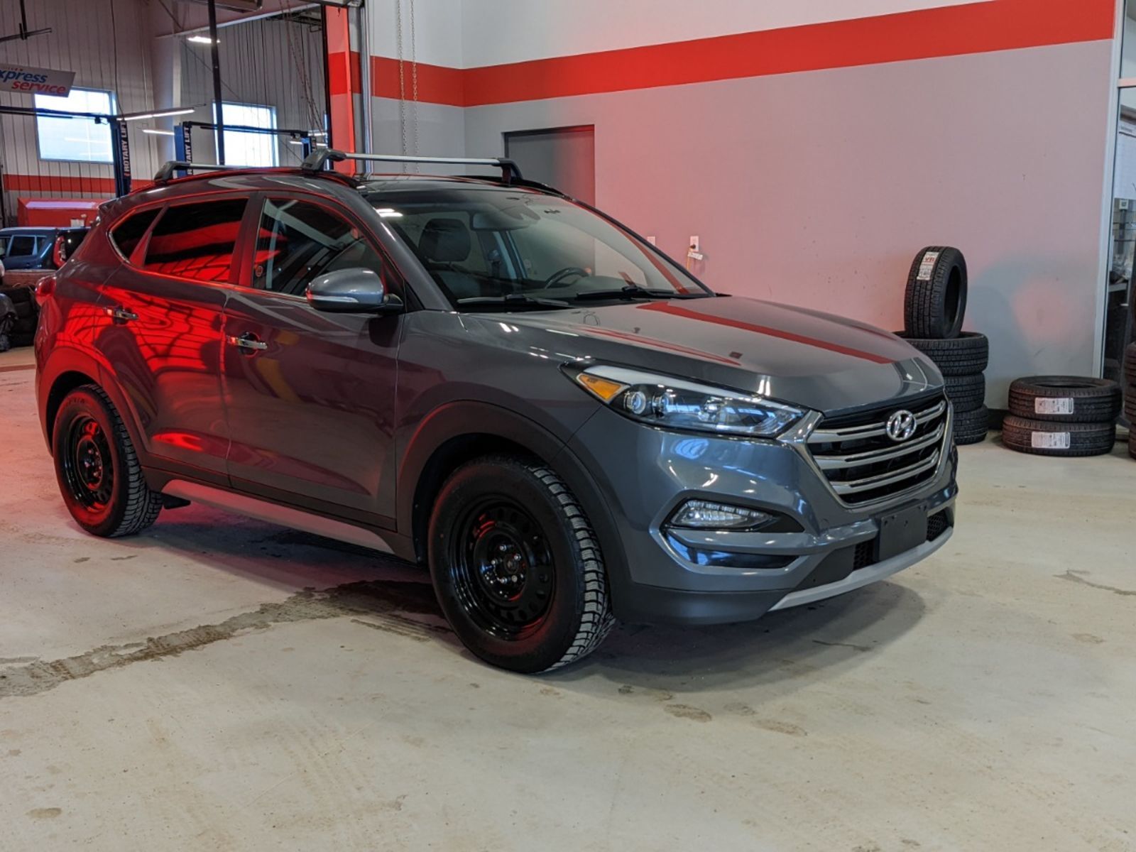 2018 Hyundai Tucson Ultimate - Leather, sunroof, navigation