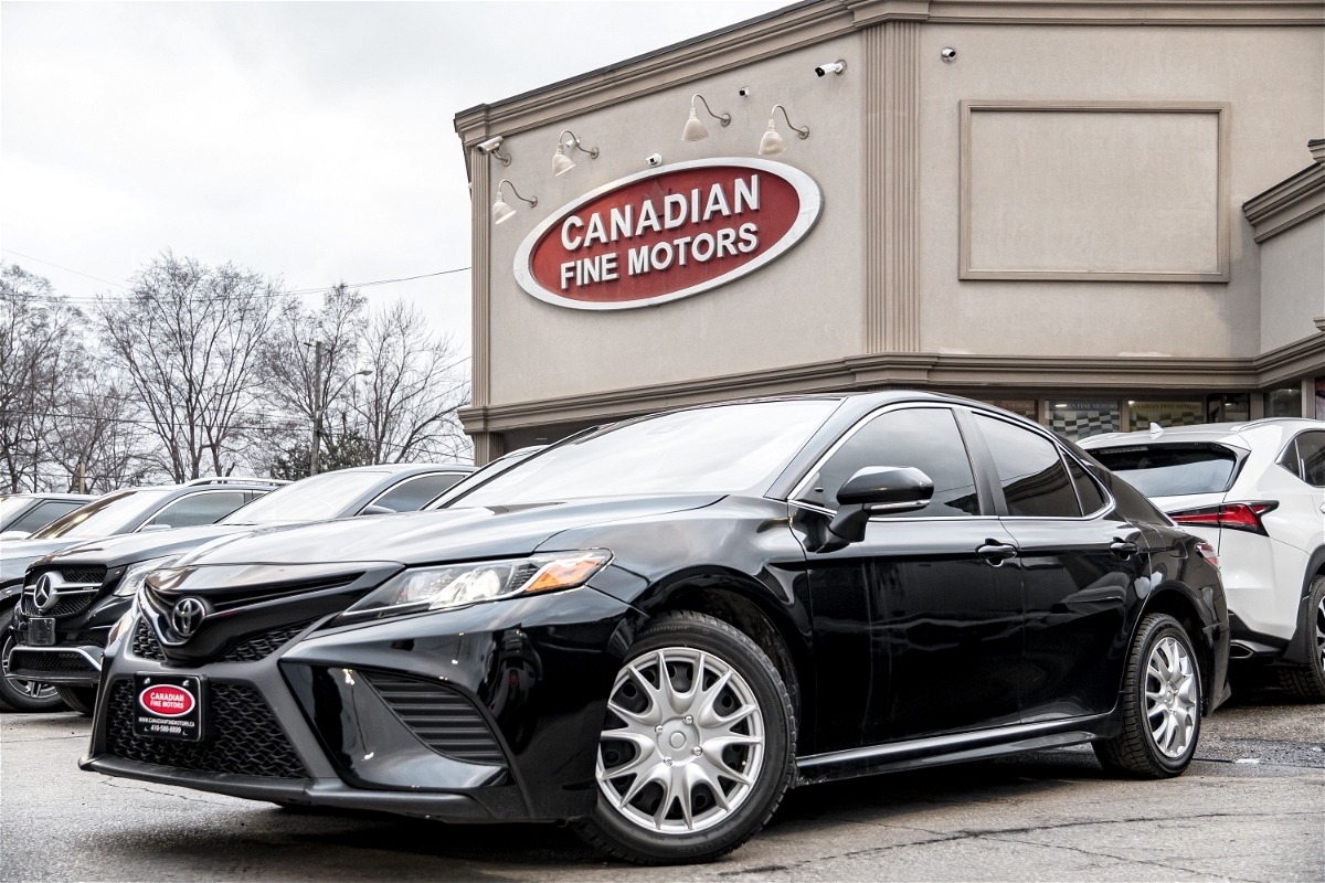 2020 Toyota Camry SE | ONE OWNER | CAM | LKA | CARPLAY | LEATHER INT