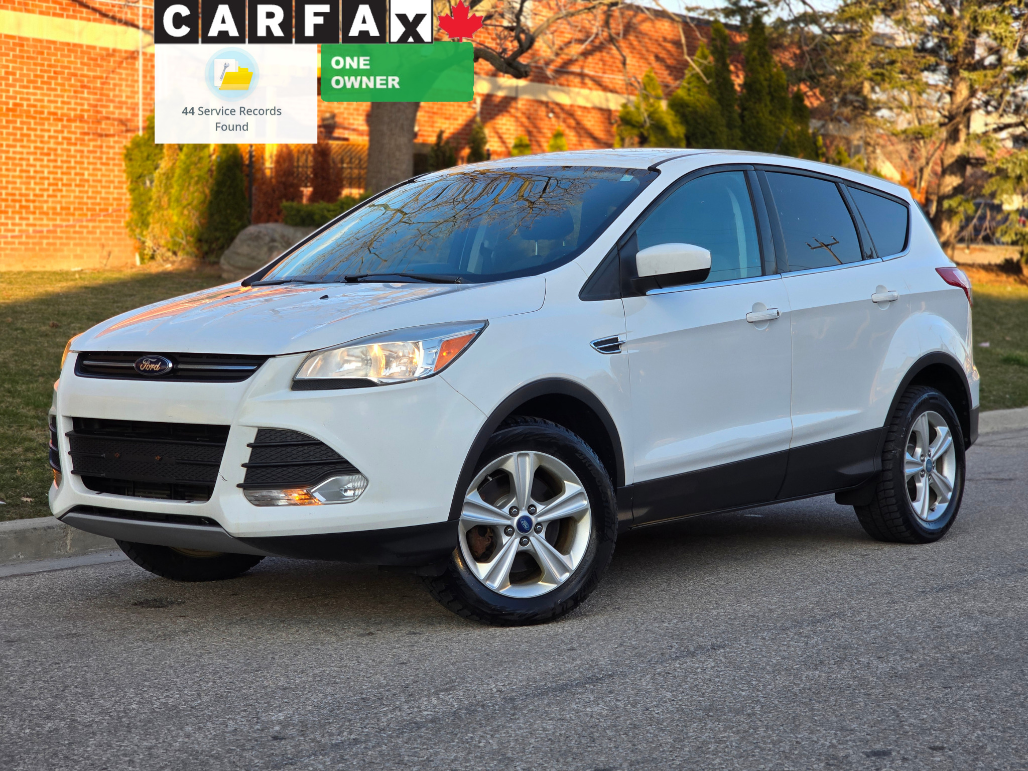 2013 Ford Escape ONE Owner ** 44 service records** ONLY 155,000Km's