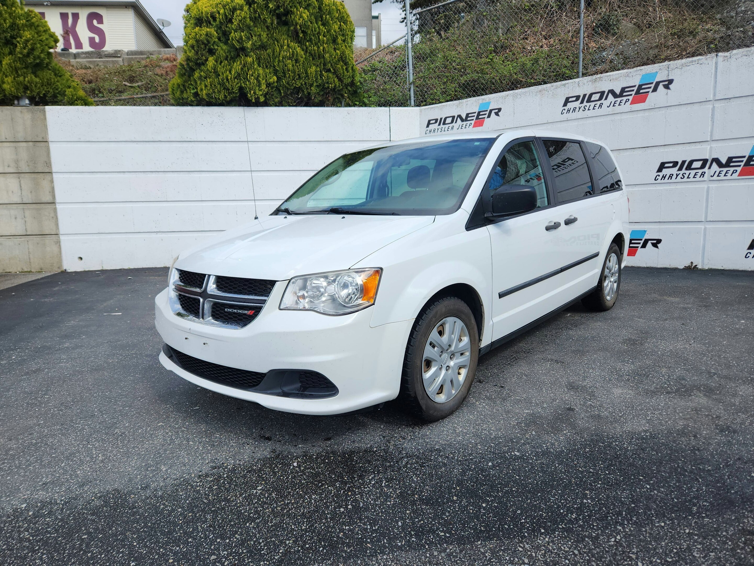 2014 Dodge Grand Caravan SE  [
  "Air Conditioning",
  " Aluminum Wheels"