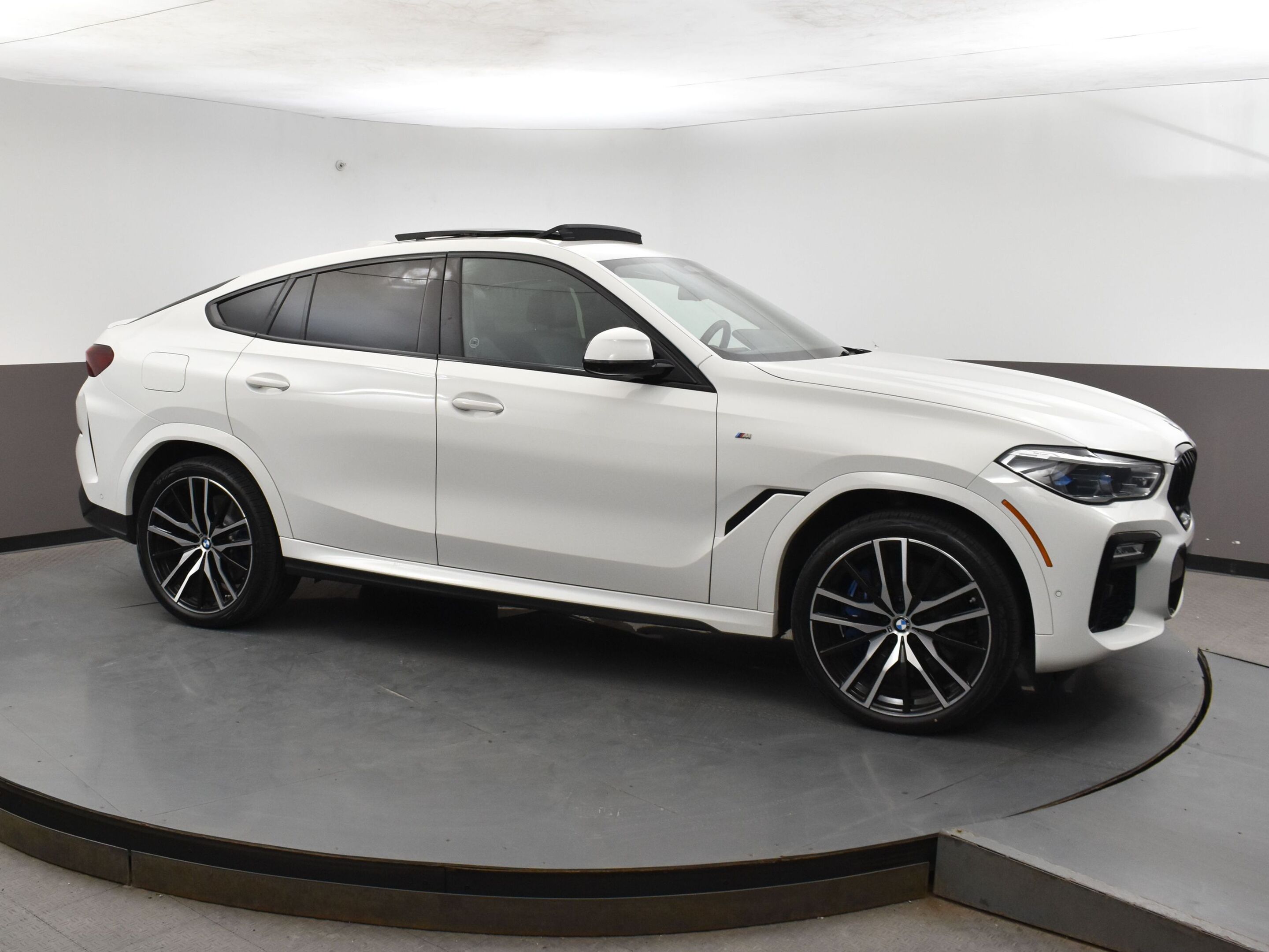 2021 BMW X6 M50i x-DRIVE PREMIUM ENHANCED & ADVANCED DRIVER AS