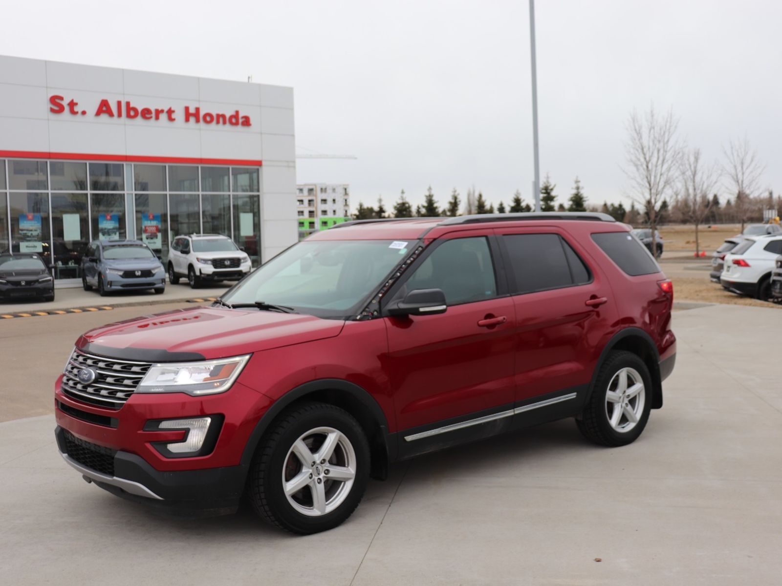 2017 Ford Explorer XLT: LEATHER/LOW KMS/NO ACCIDENTS