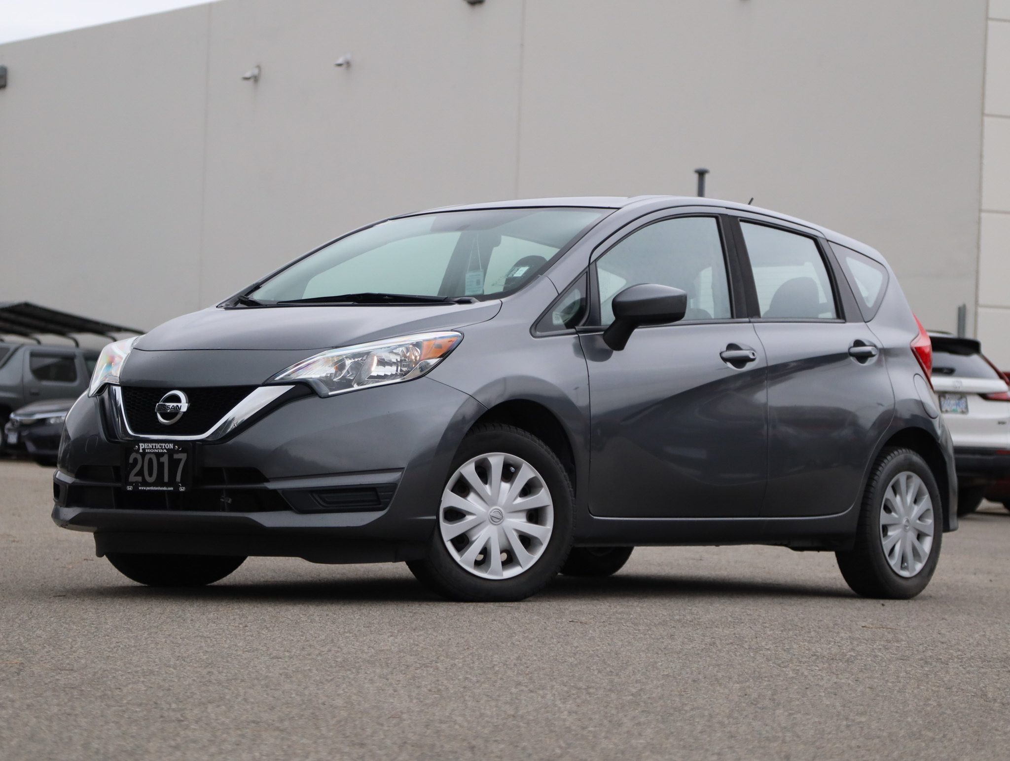 2017 Nissan Versa Note - No Accidents / 5-Speed Manual / FWD