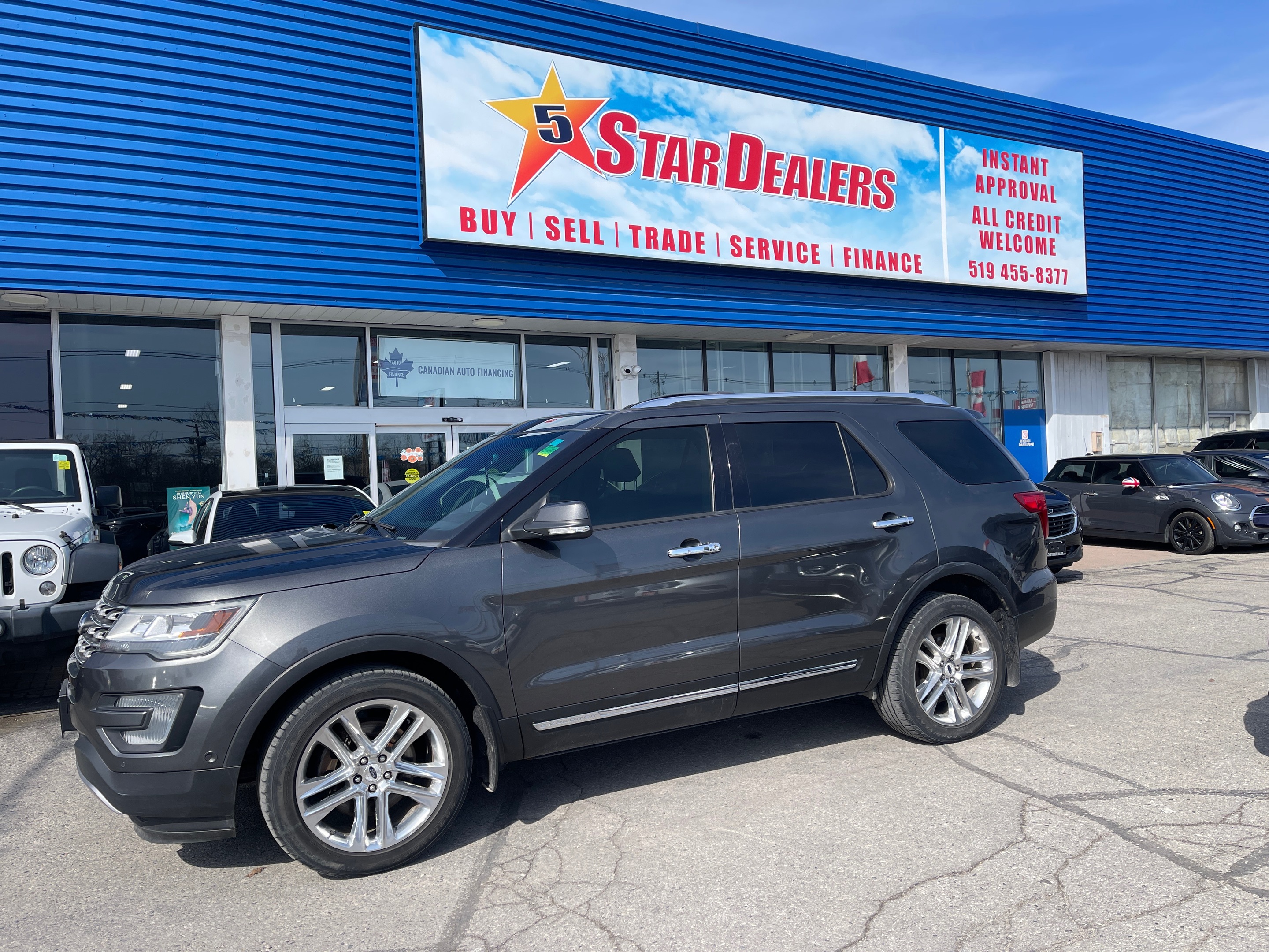 2017 Ford Explorer NAV LEATHER PANO ROOF MINT! WE FINANCE ALL CREDIT!