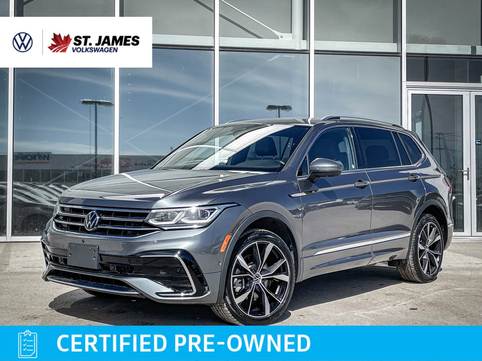 2022 Volkswagen Tiguan Highline R-Line | LOCAL ONE OWNER | PANORAMIC SUNR