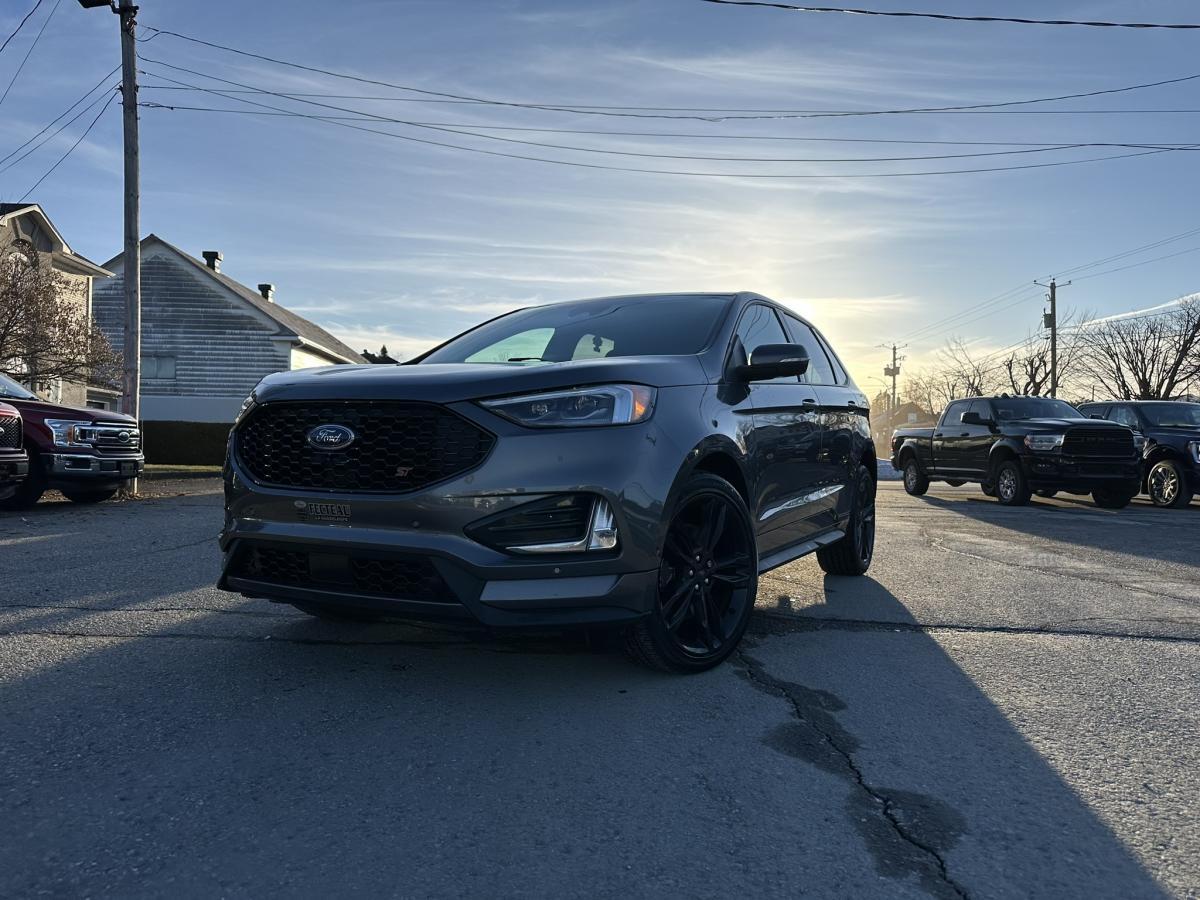2022 Ford Edge ST AWD 2.7L Toit Mags 21 Comme neuf